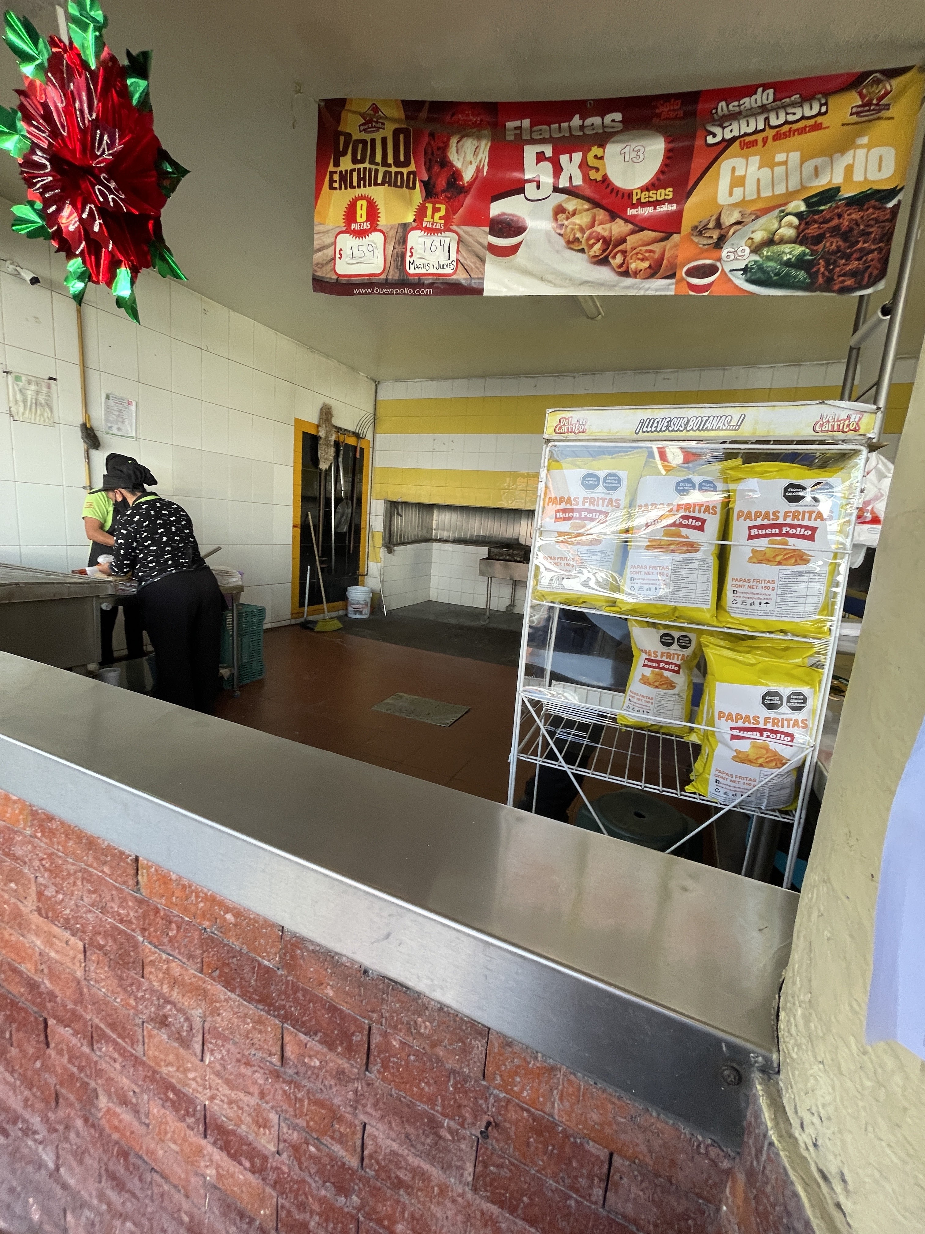 Buen Pollo image 9
