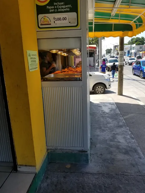 Pollo Frito Napos image 3