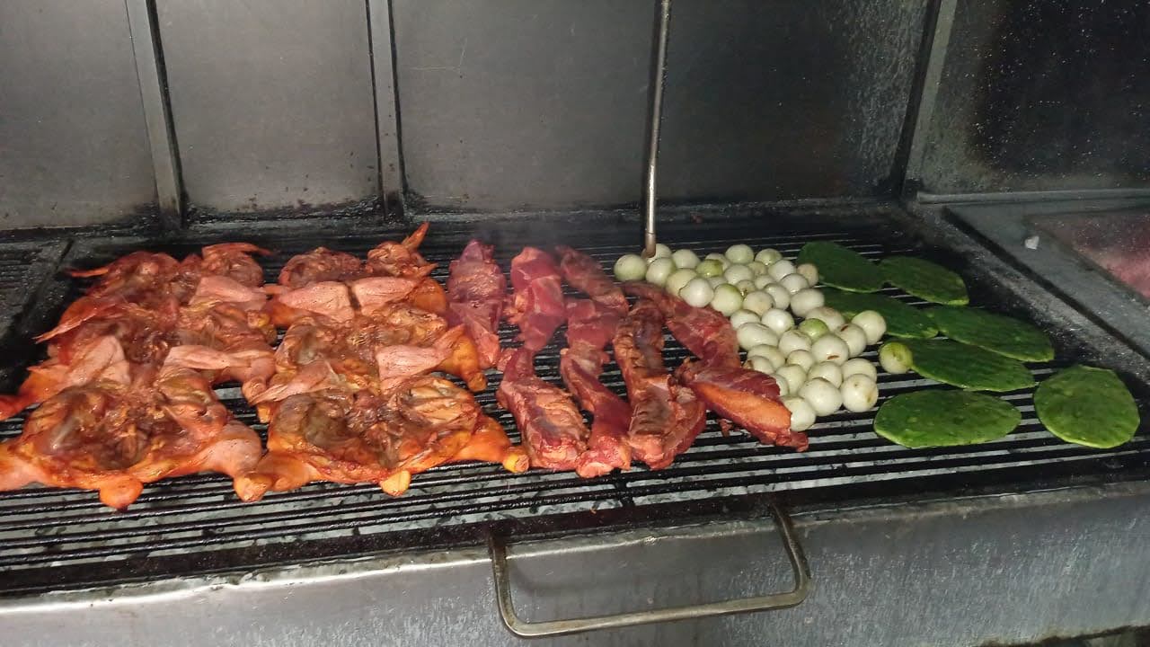 VIG`S POLLO suc. amapolas image 1