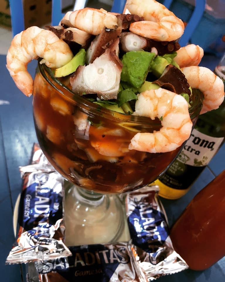 Coctelería El Tampico image 1