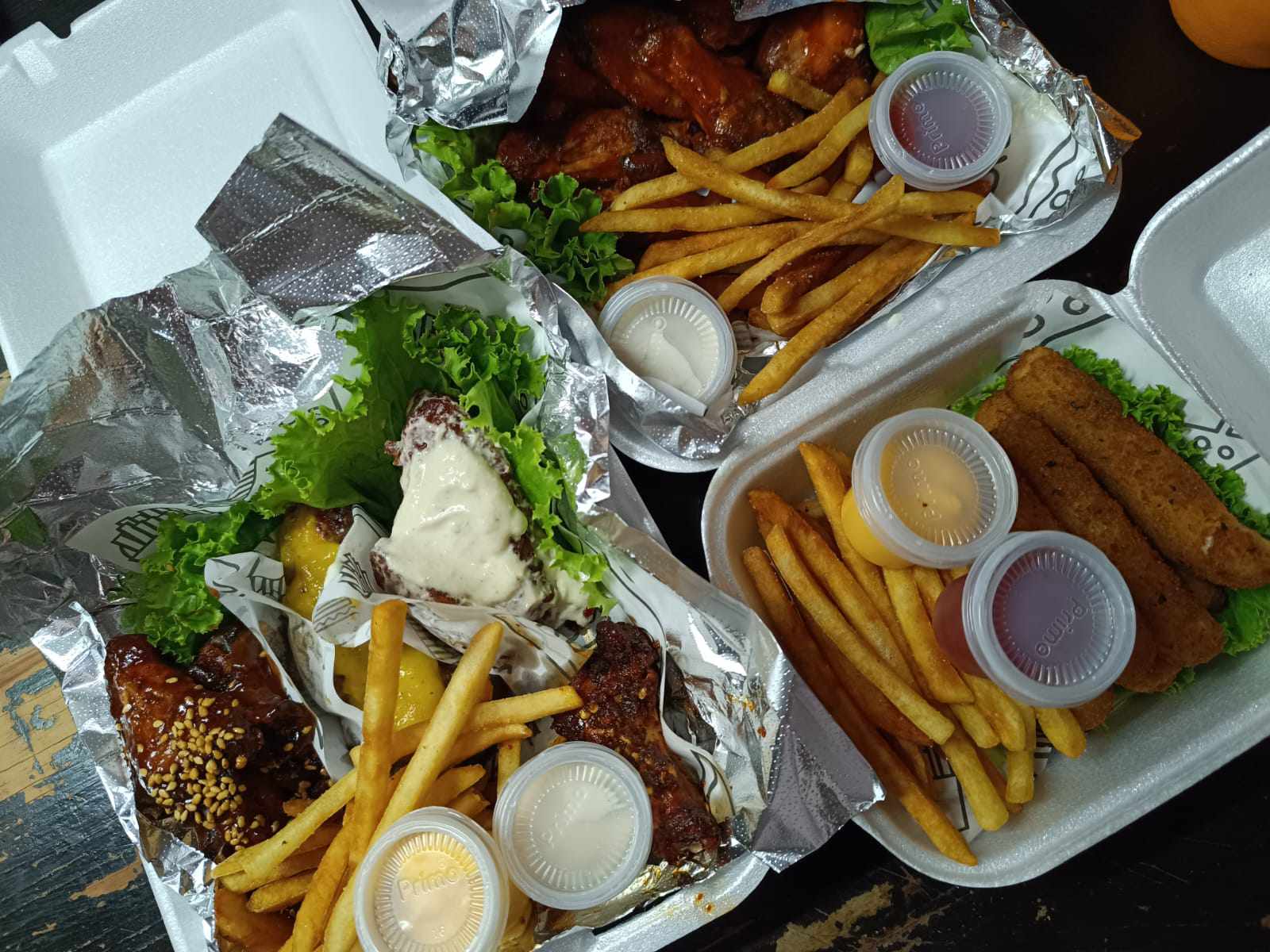 K I K O S N A C K S Alitas Hamburguesas Tortas Hotdogos Burritas Quesadillas Cuernos Pambazos etc. KIKOS image 3