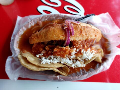 Tortas Ahogadas El Guero image 2