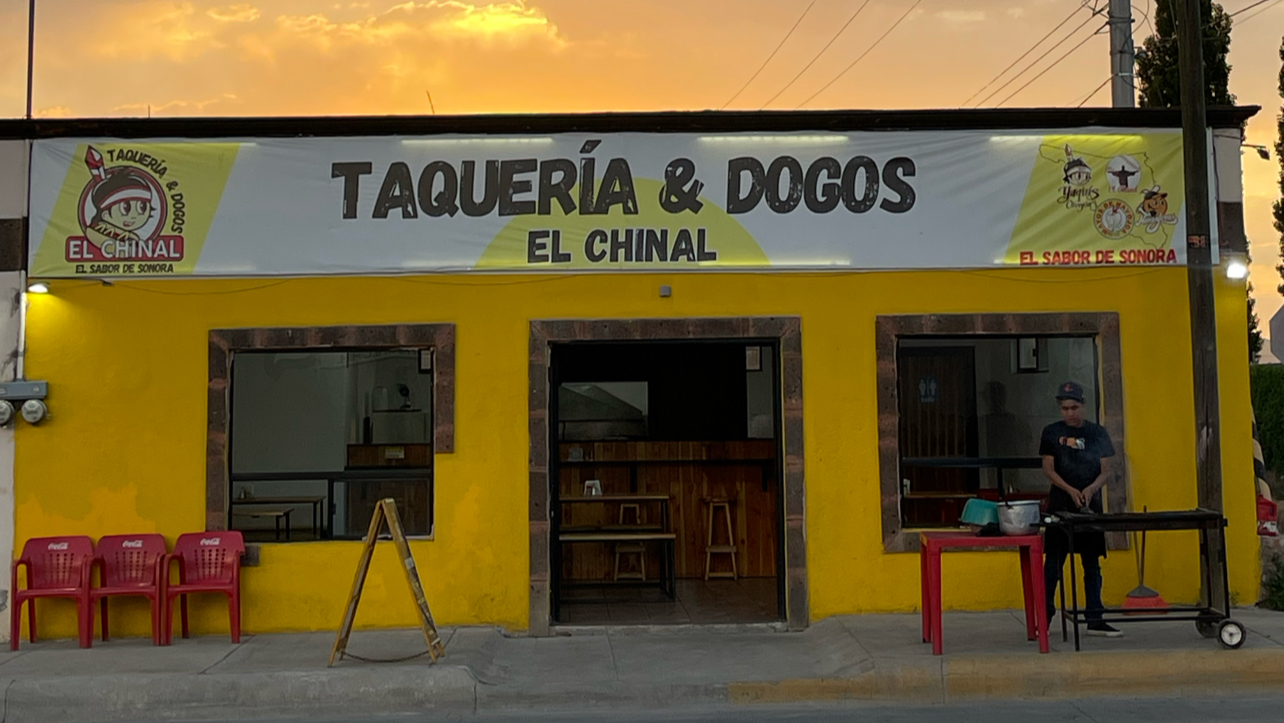 Taquería y Dogos El Chinal image 9