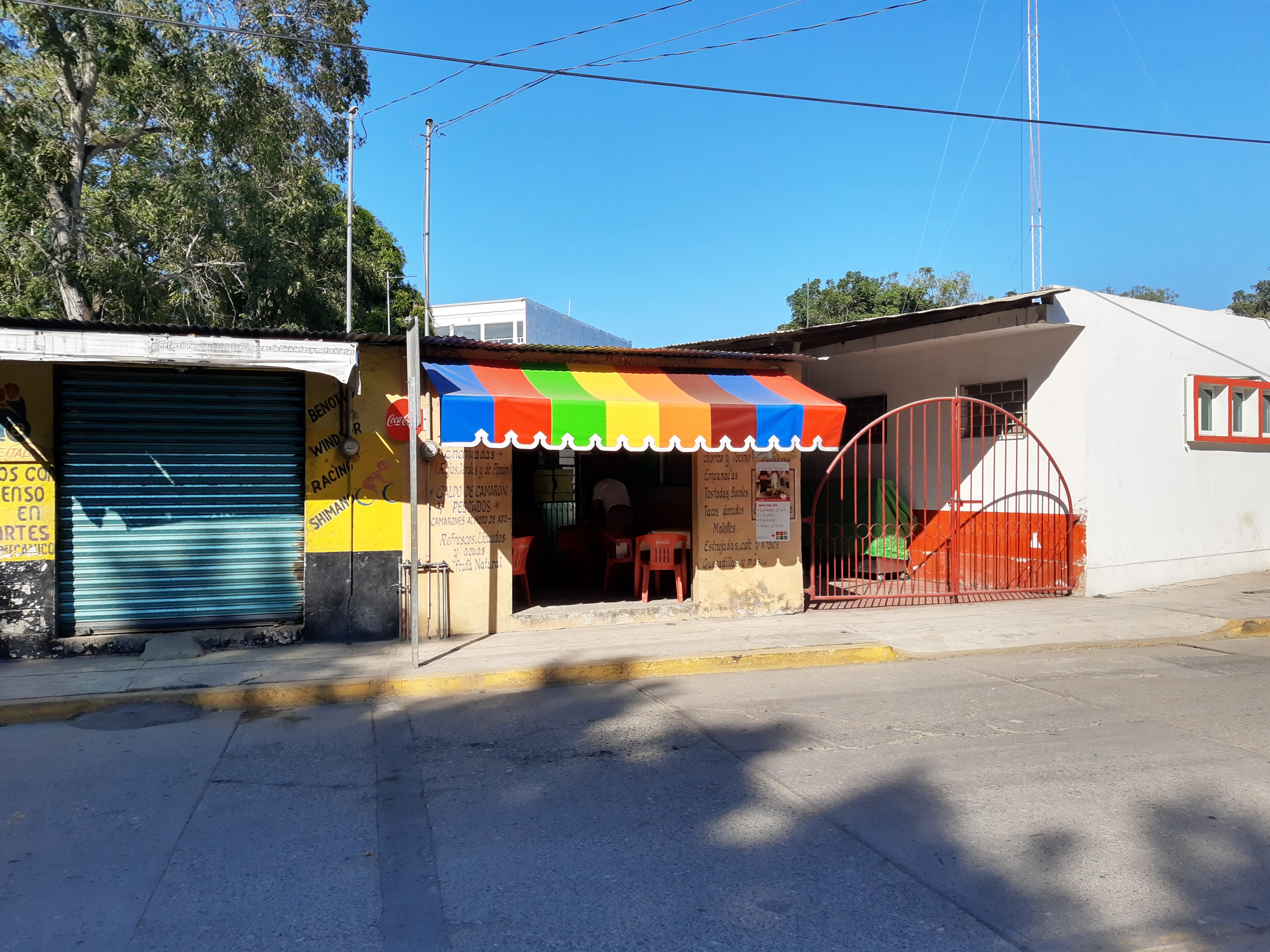 Comedor Roxxy image 1