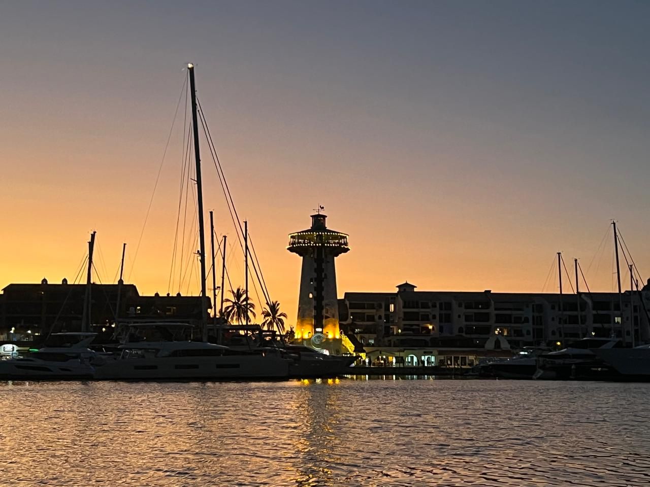 Victor's Place Cafe Tacuba image 4