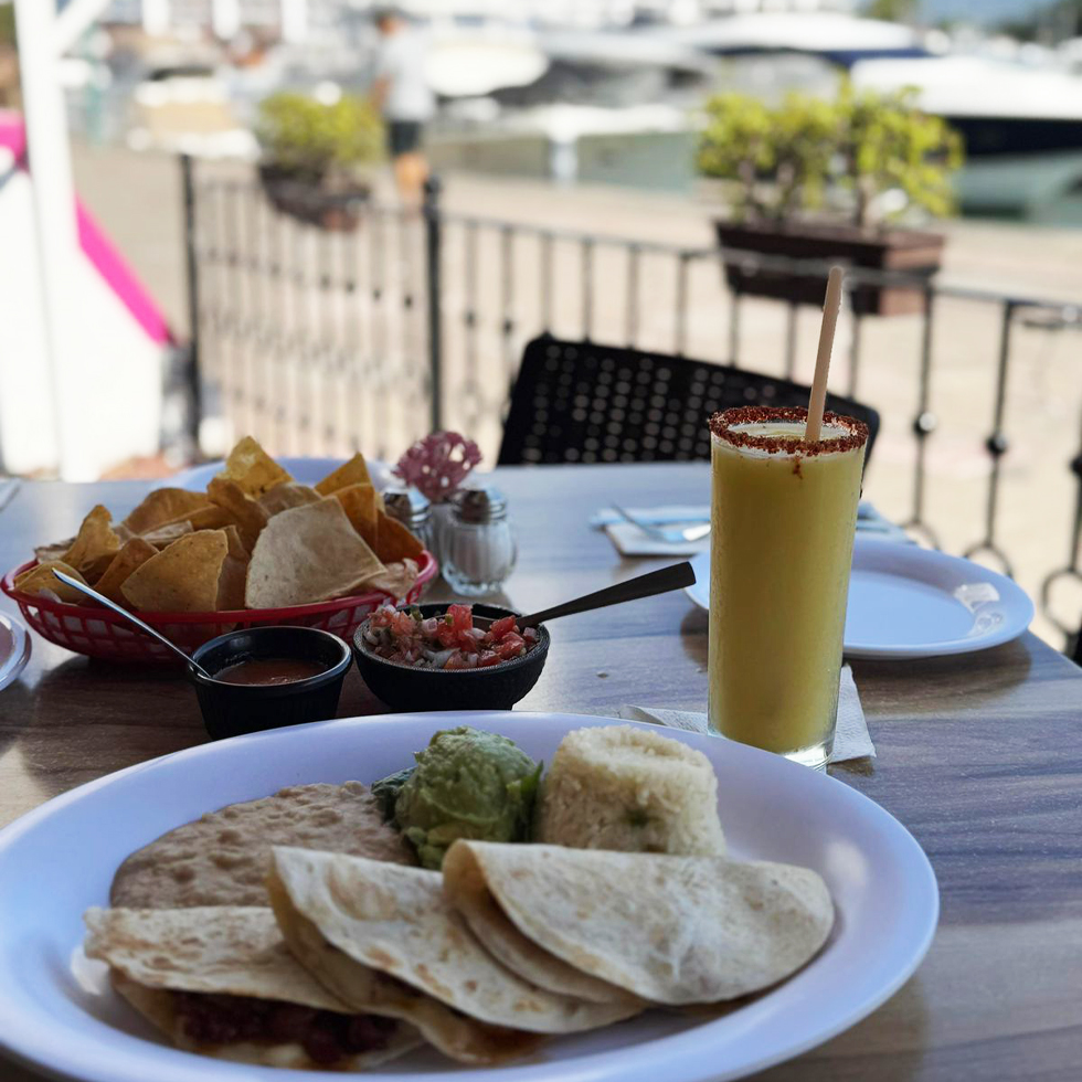 Victor's Place Cafe Tacuba image 5