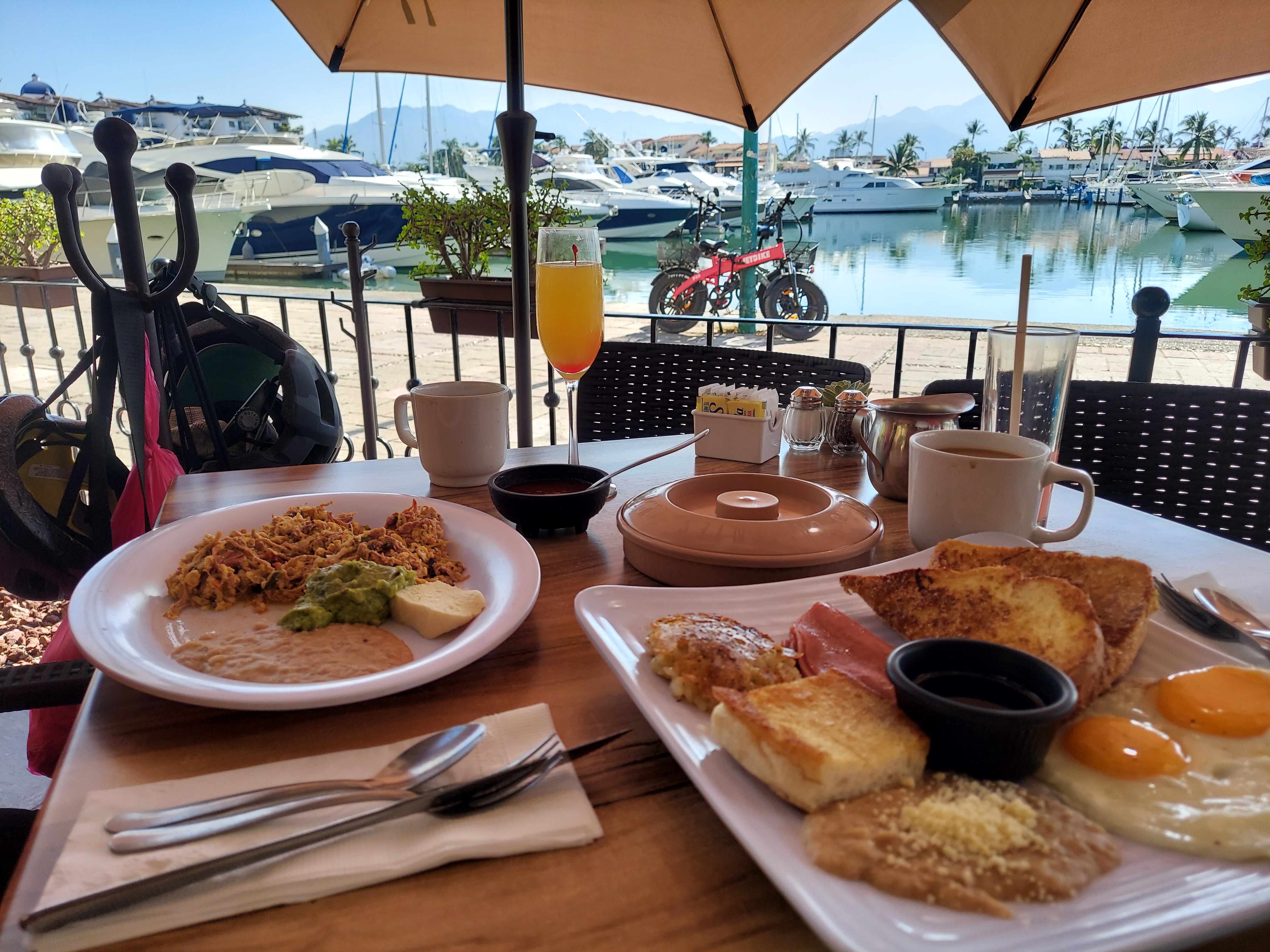 Victor's Place Cafe Tacuba image 6