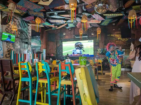 Señor Frog's image 3