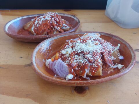 Carnitas Los Chiles taqueria image 3
