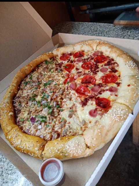 Carlo's Pizza image 3