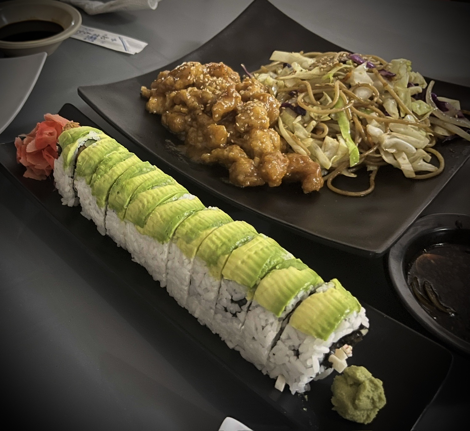 JR' SUSHI image 3