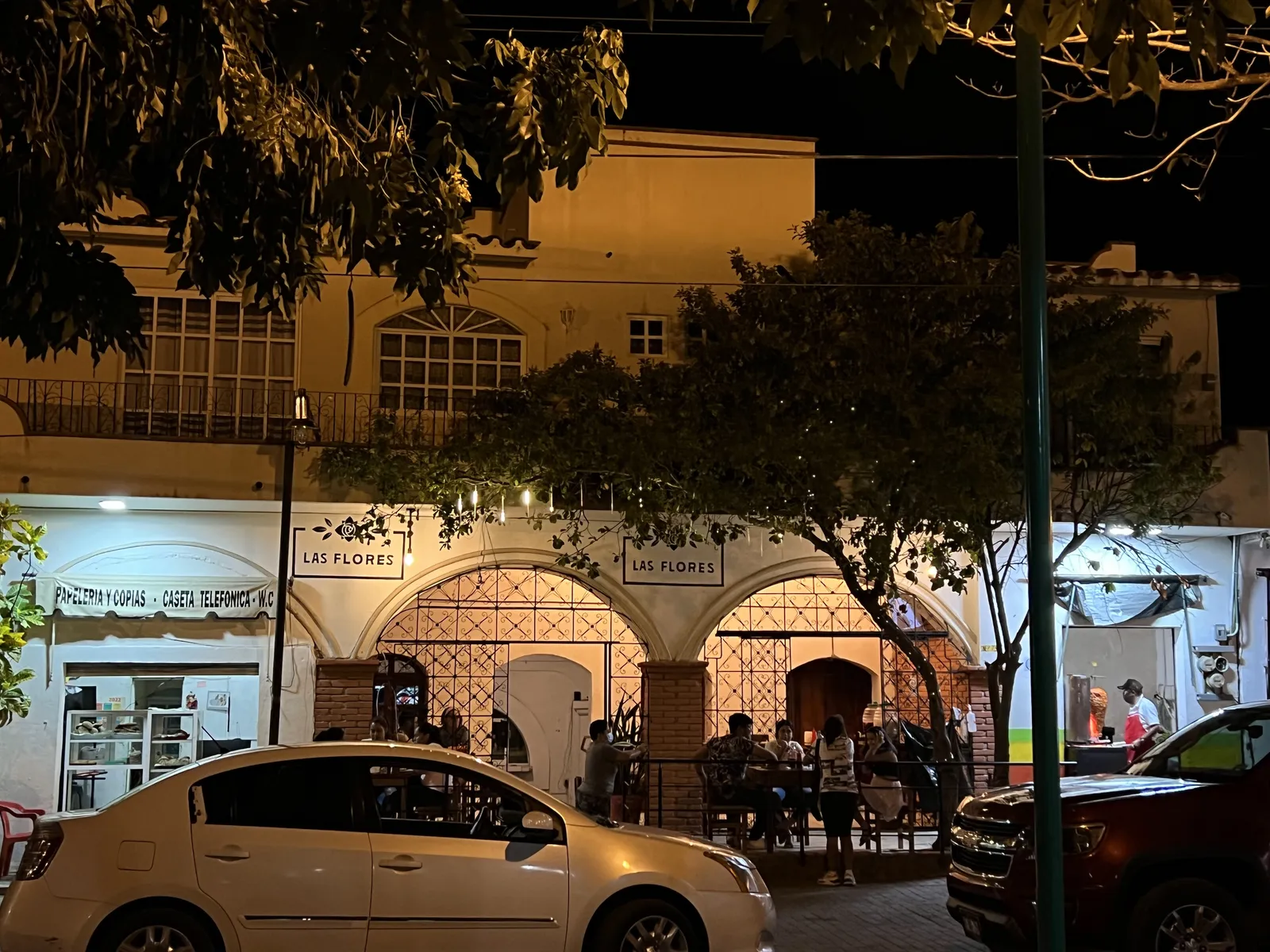 Las Flores image 6