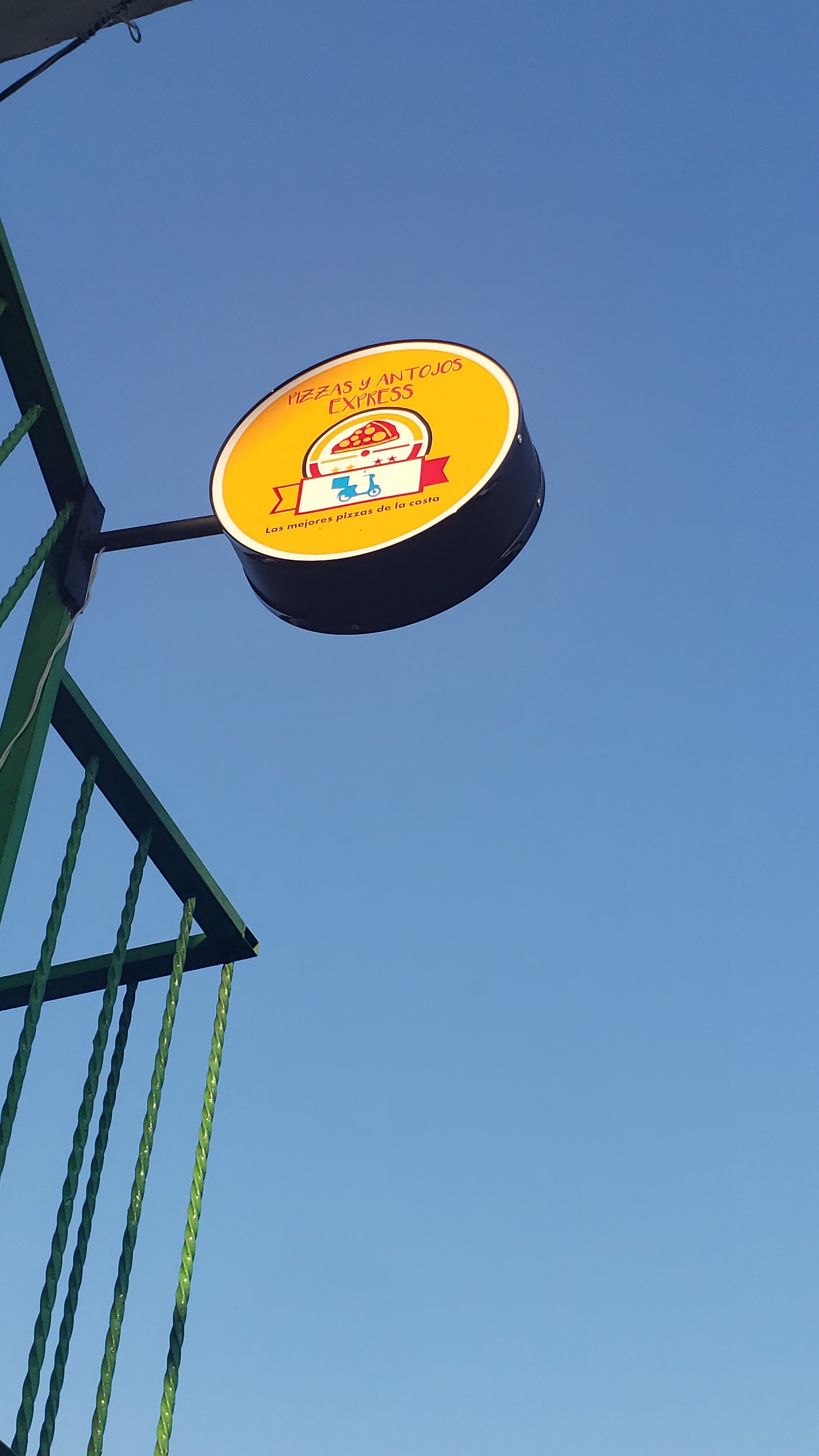 Pizzas Y Antojos Express image 6