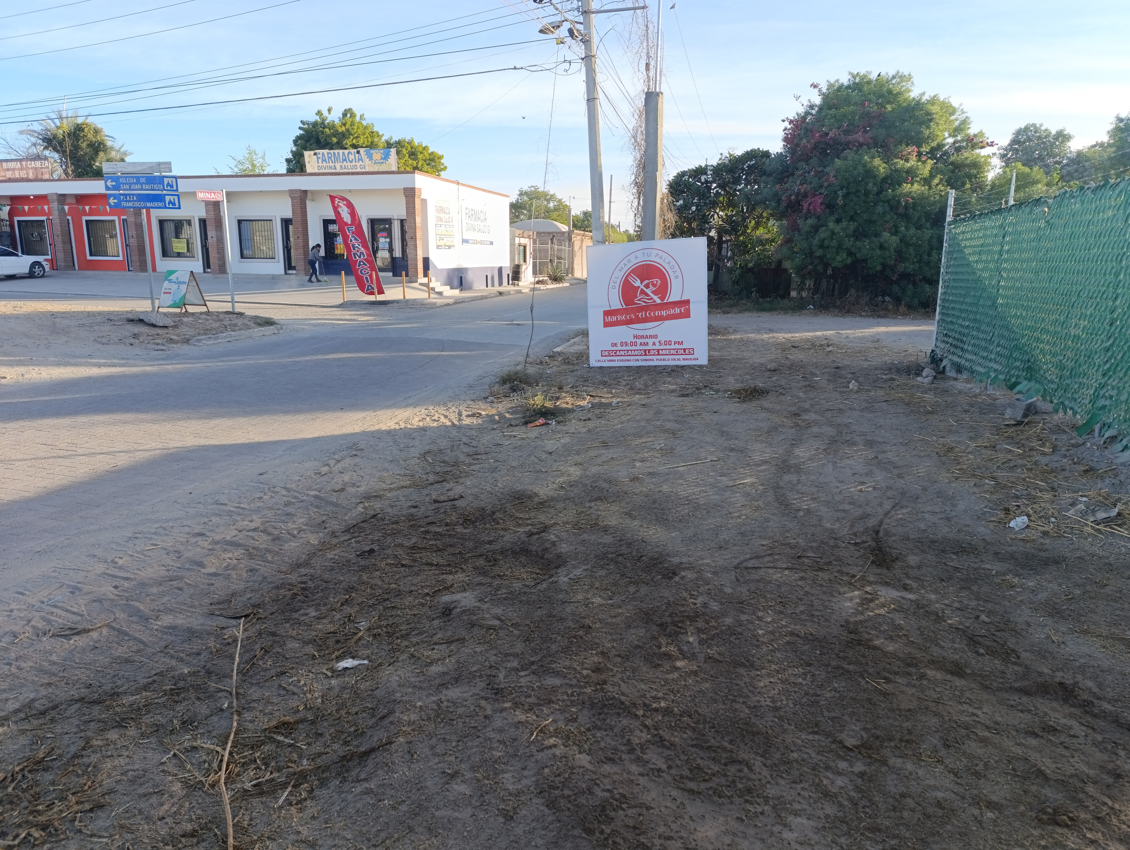 Mariscos "EL COMPADRE" image 7