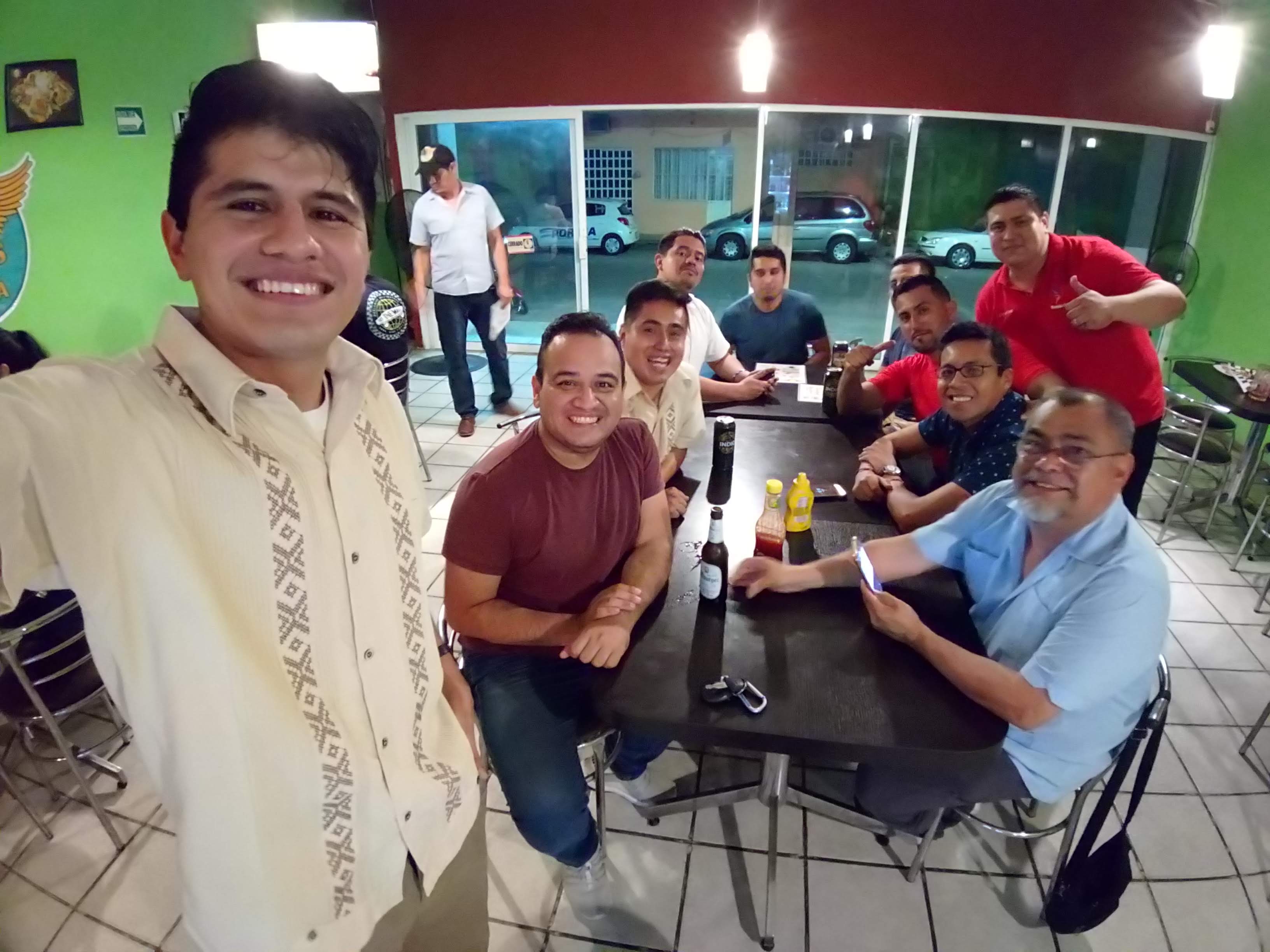 WINGS & BEER, Alitas, Burguers image 8