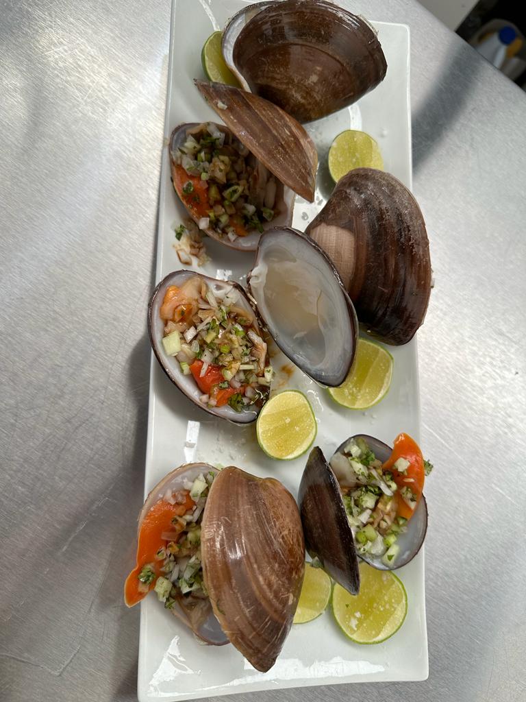 Marisquería Garage image 1