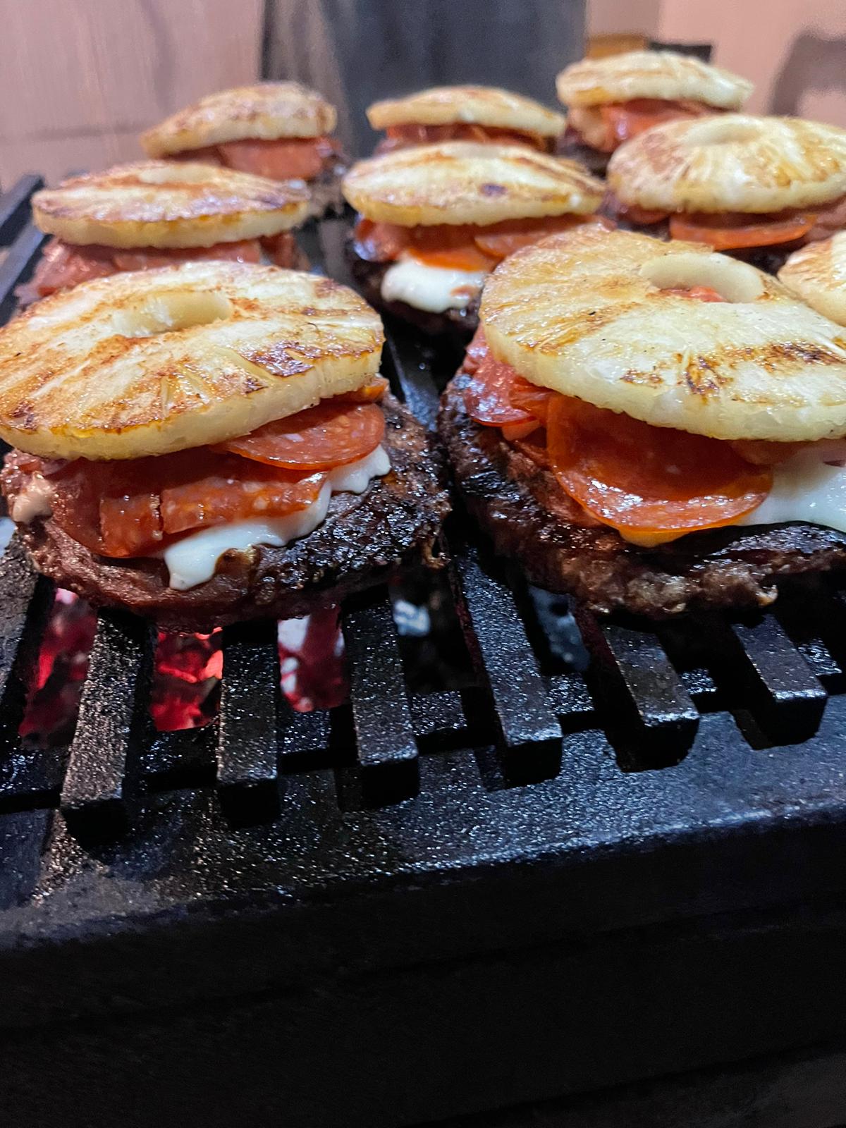 Hamburguesas Al Carbón La Rocka image 1