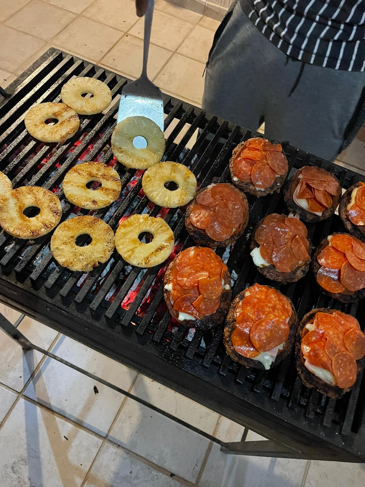 Hamburguesas Al Carbón La Rocka image 2