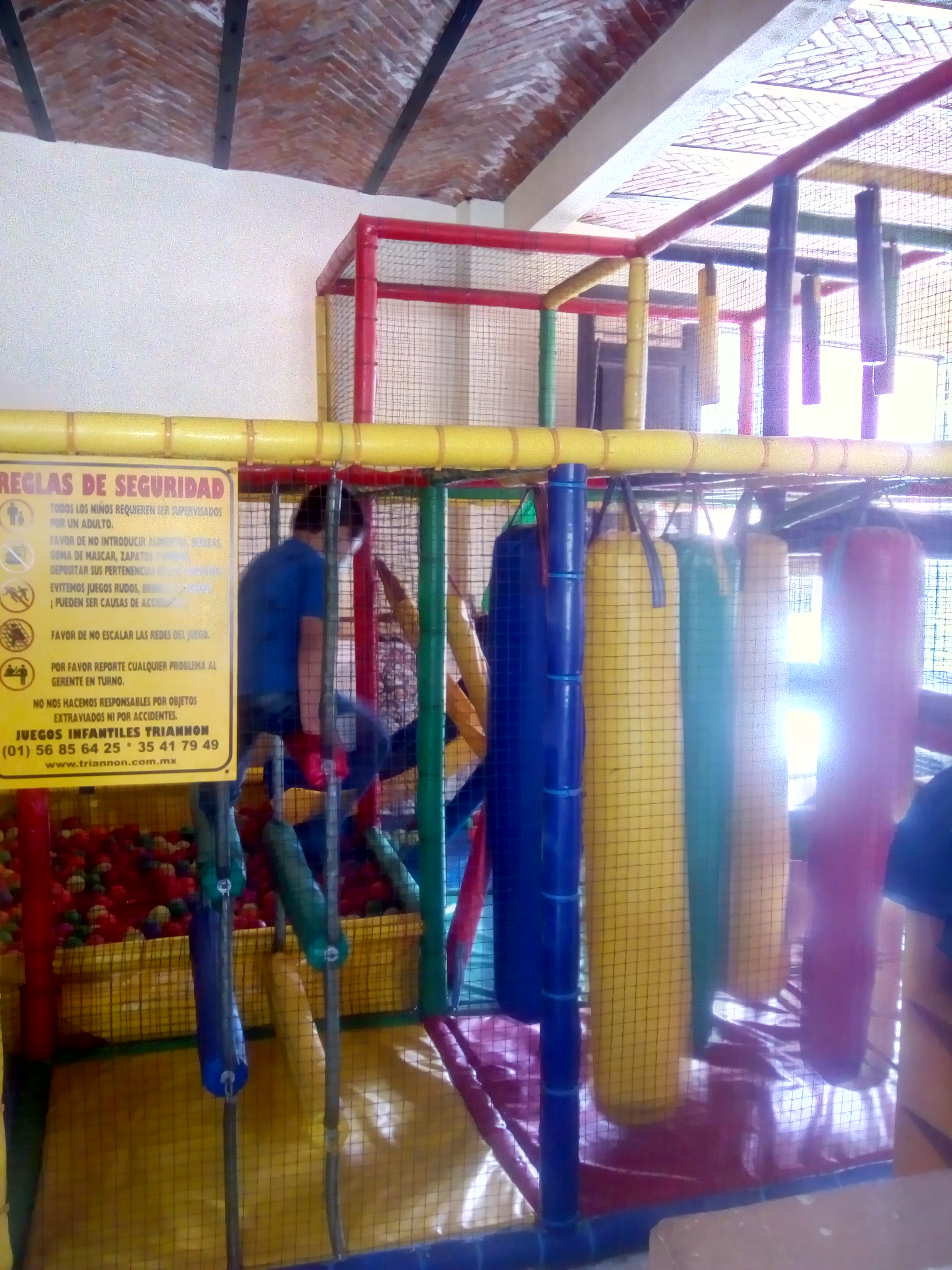 Pollo Feliz Restaurant image 6