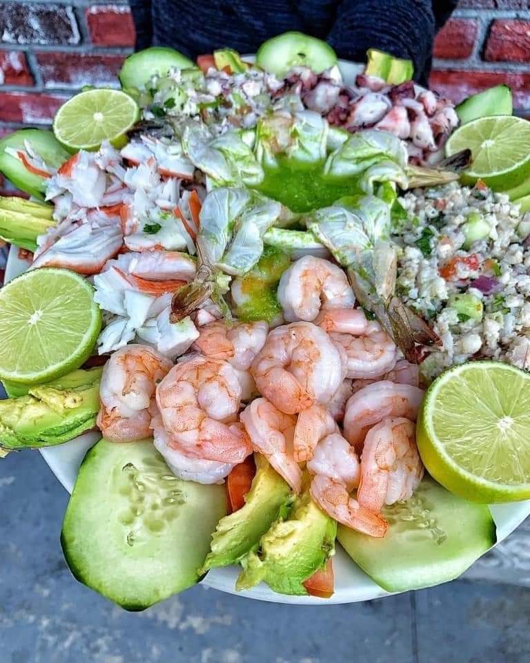 Pescados y Mariscos "Gustamar" image 2