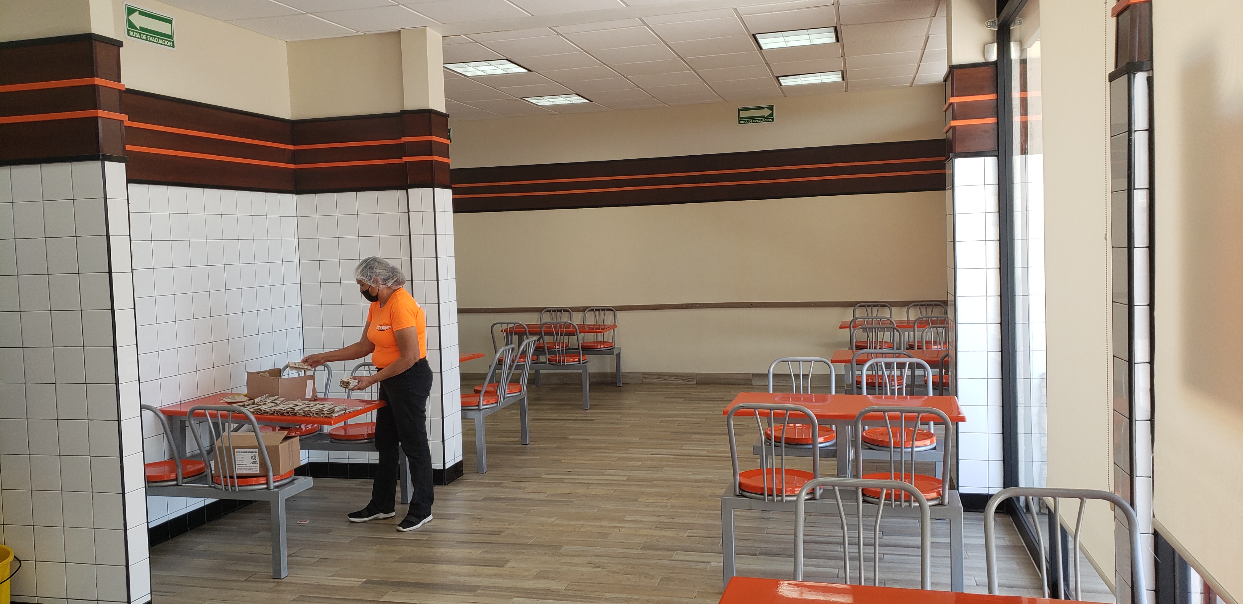 Little Caesars Santa Ana image 4