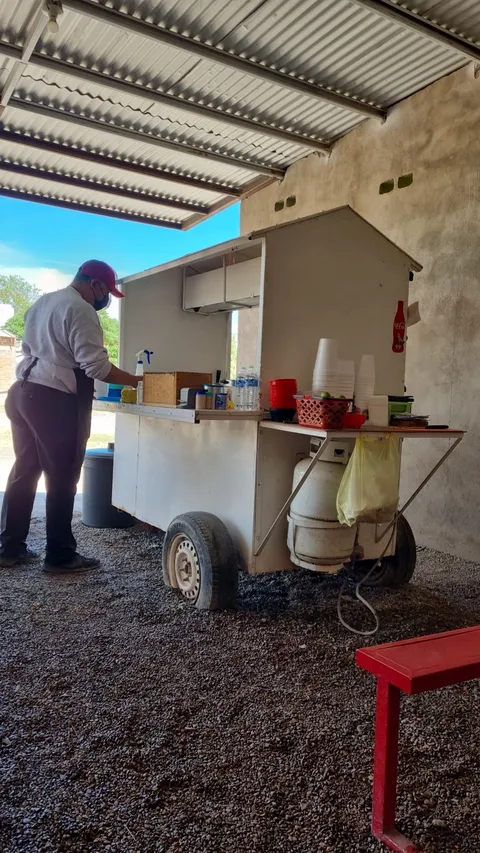 Tacos de Birria cabeza y quesabirrias y jugos image 4