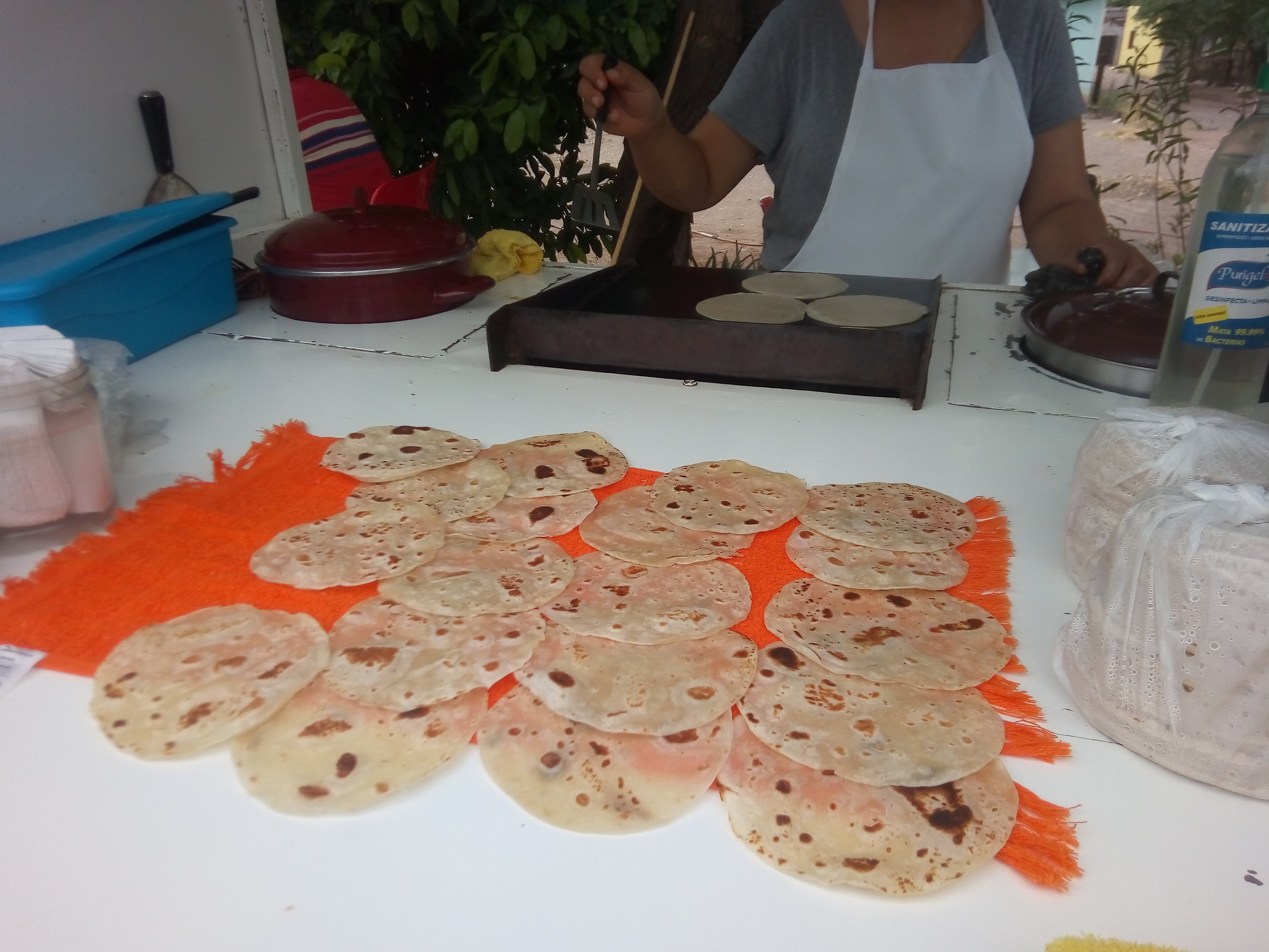 Tacos de Birria cabeza y quesabirrias y jugos image 5