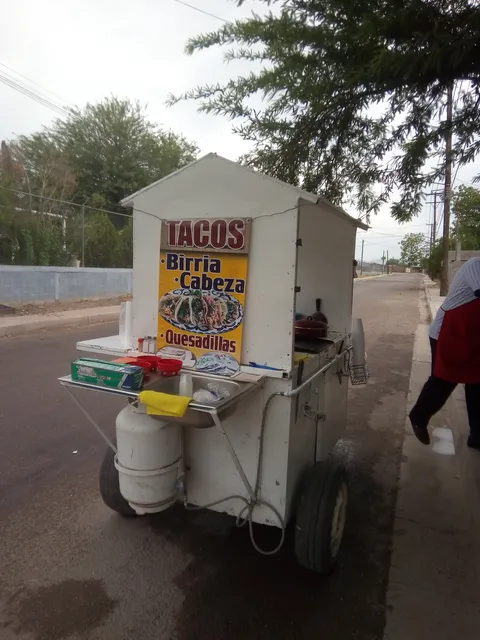 Tacos de Birria cabeza y quesabirrias y jugos image 7