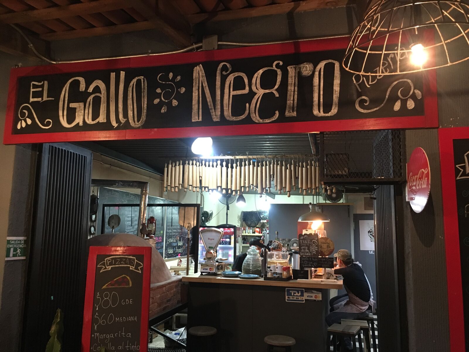 El Gallo Negro Pizzas & Wings image 1