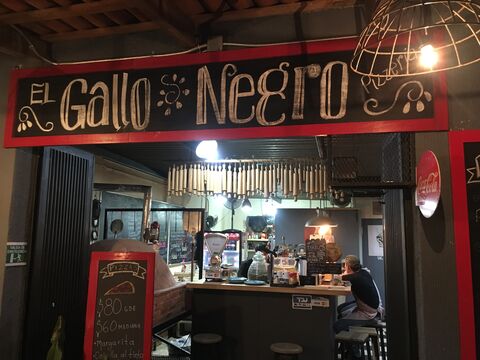 El Gallo Negro Pizzas & Wings image 1