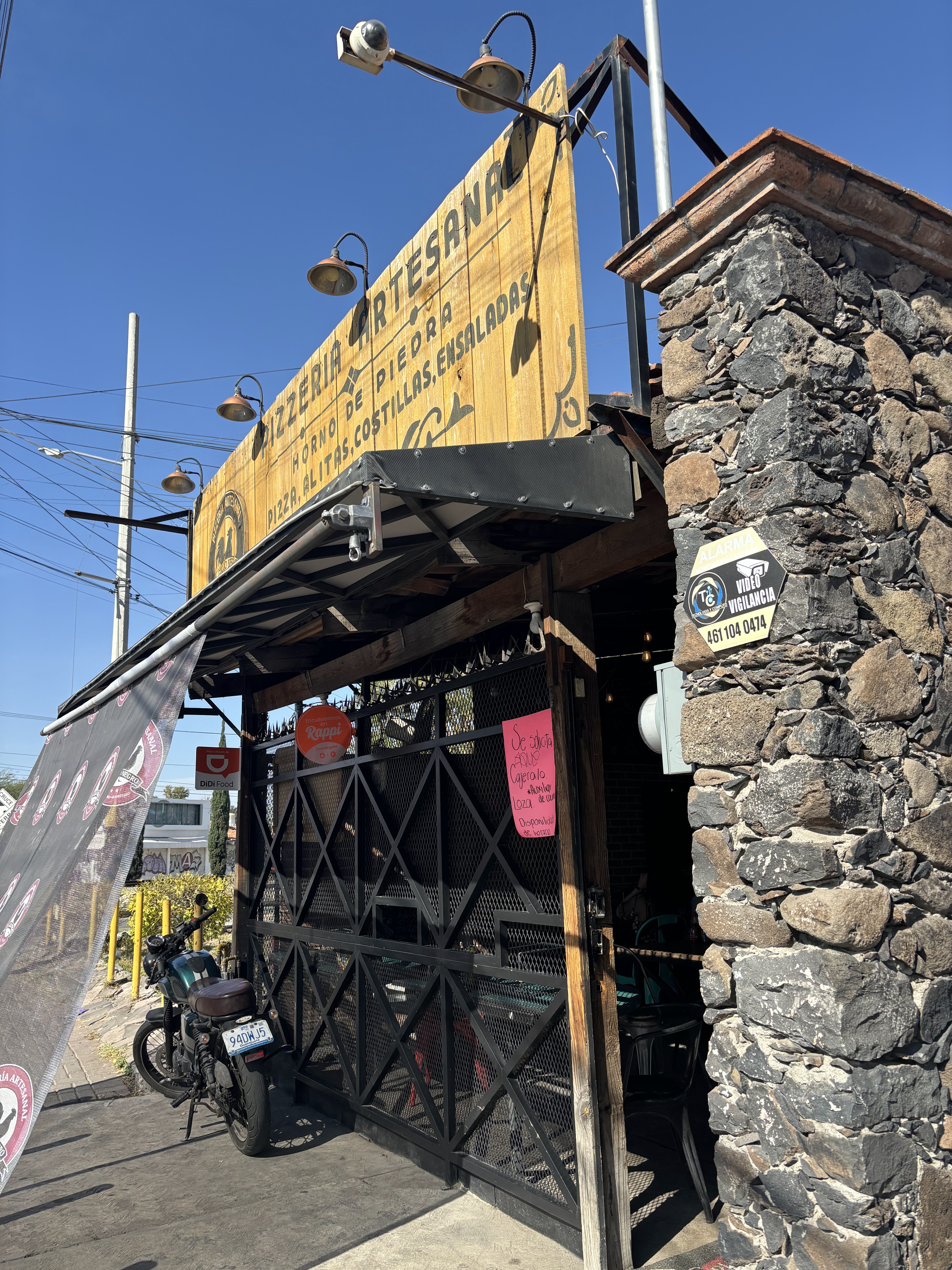 El Gallo Negro Pizzas & Wings image 5