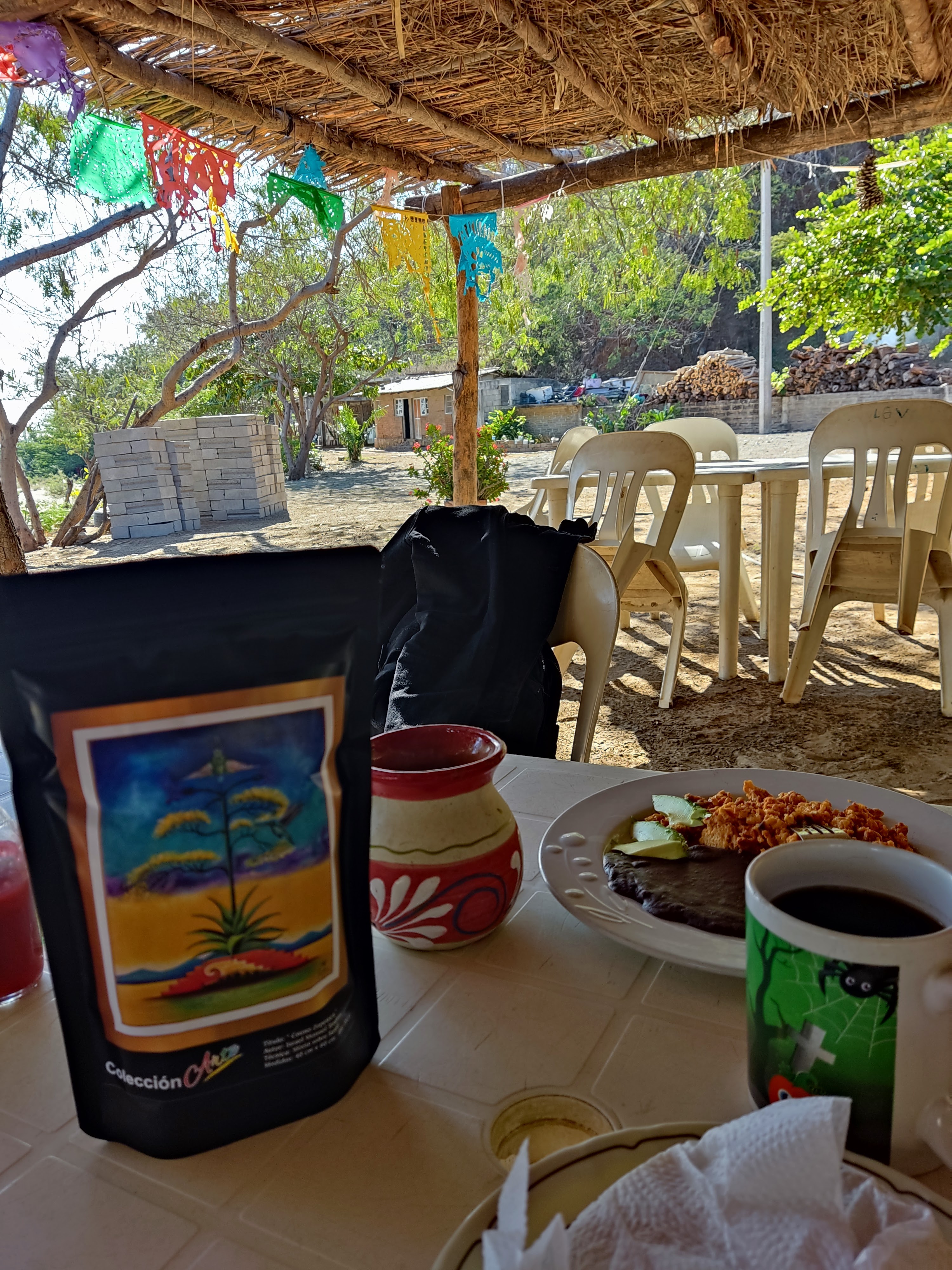 Palapa el sol naciente de luvia y toño image 2