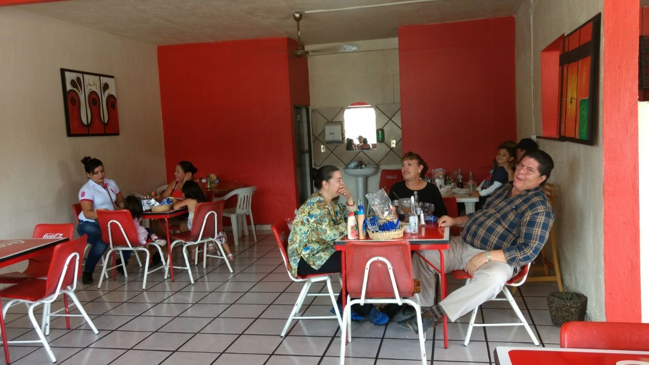 Mariscos El Güero Pescador image 1