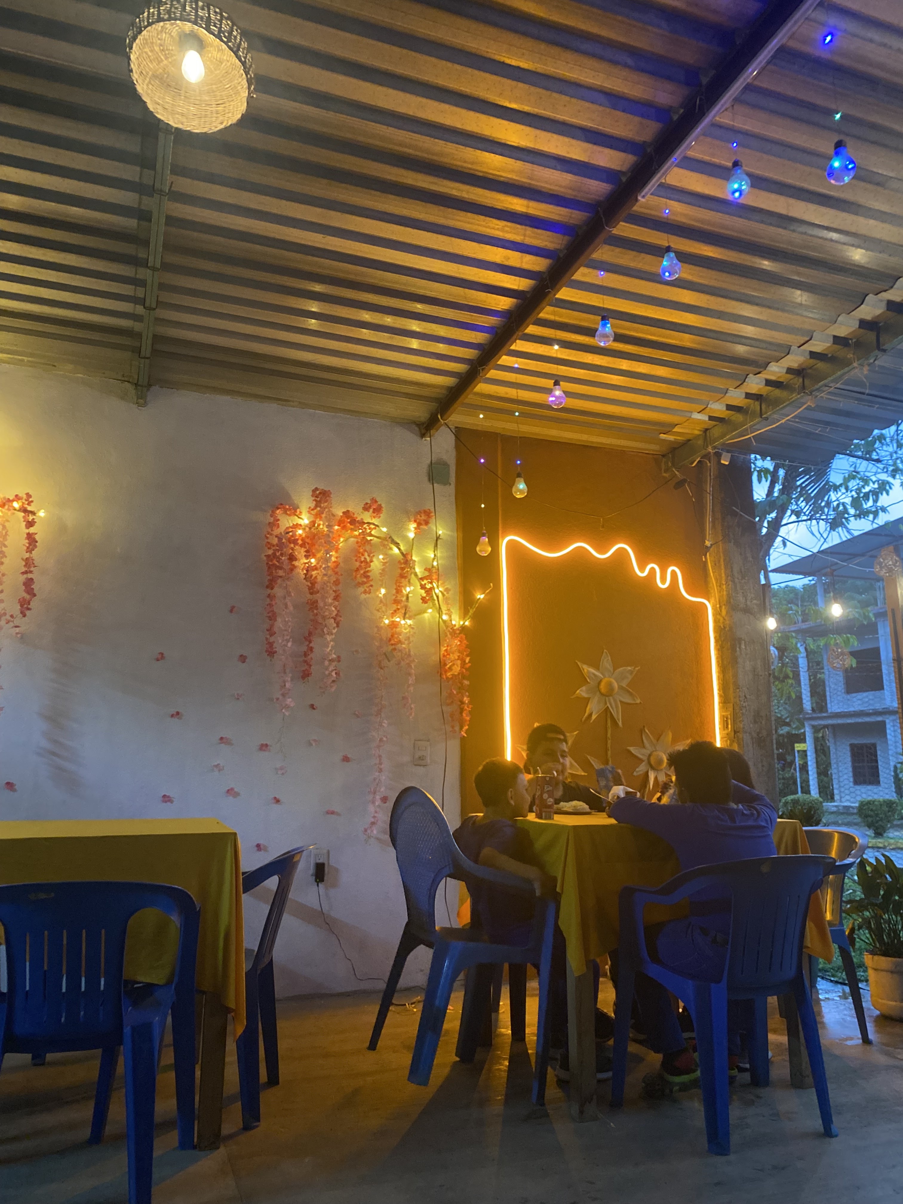 Antojitos “Mamá Lichin” image 4