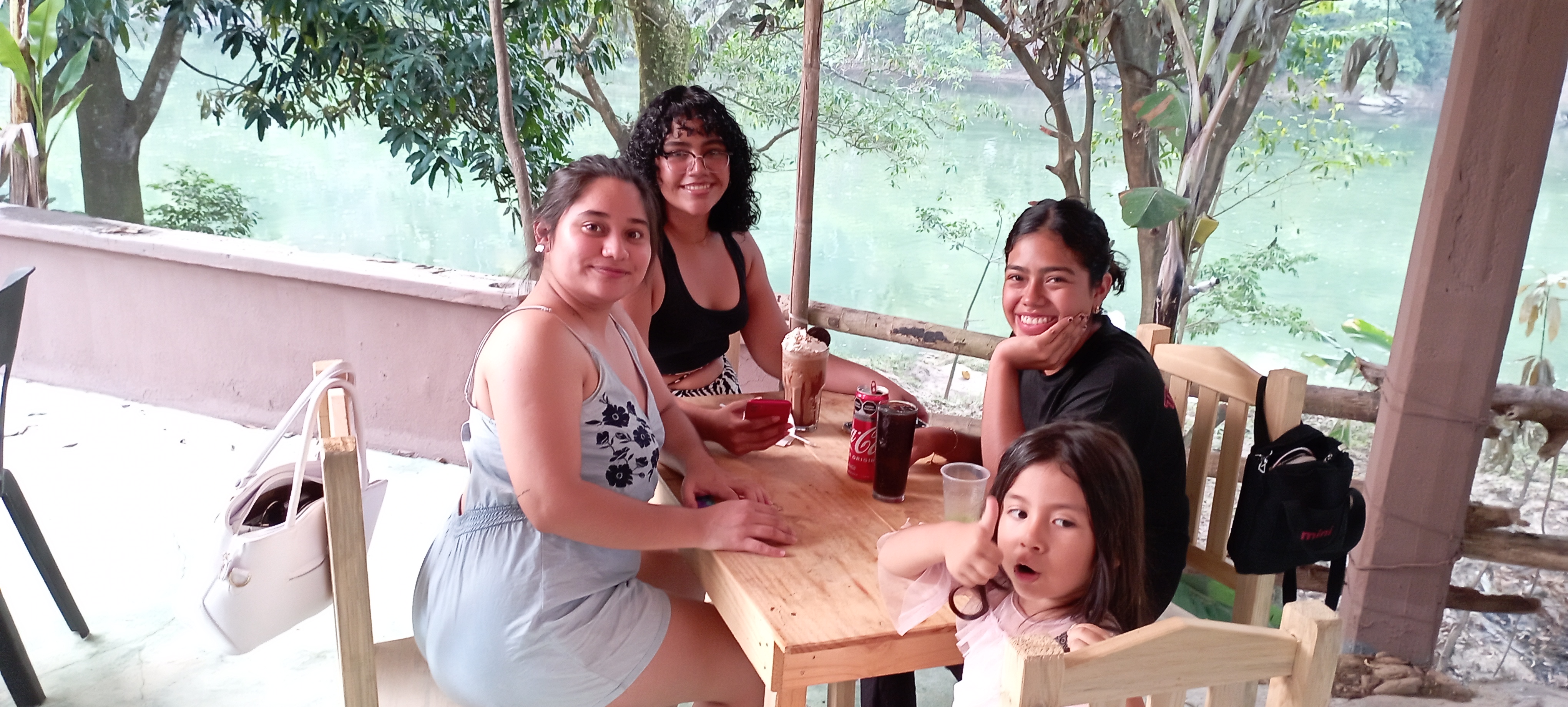 Divinas Alitas image 8