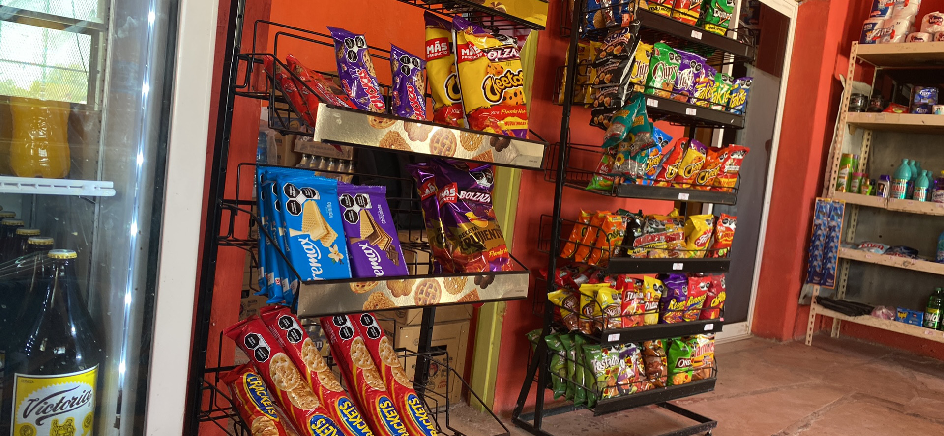 Minisúper & Expendio La Goleta image 7