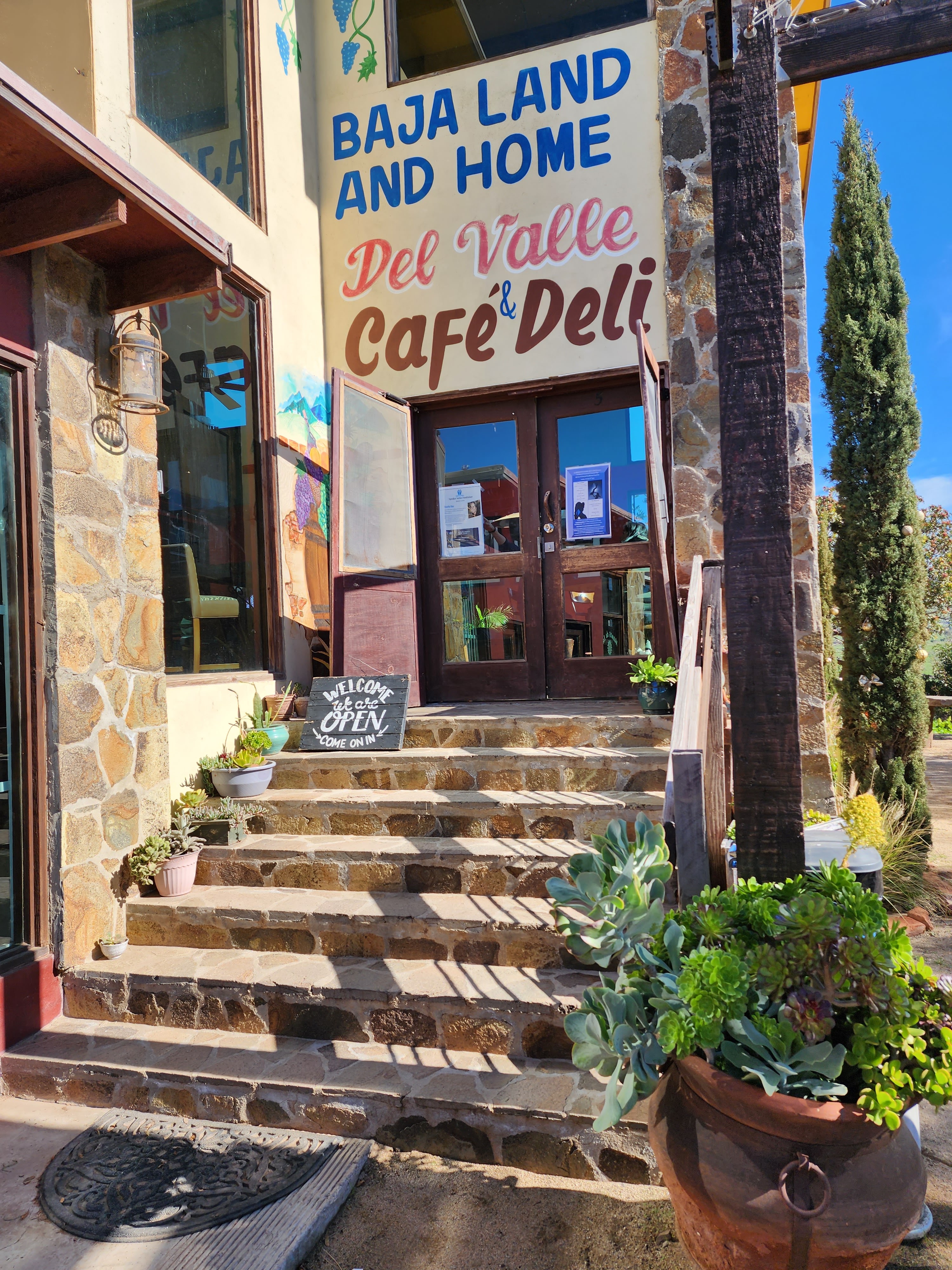 Del Valle Cafe and Deli image 3