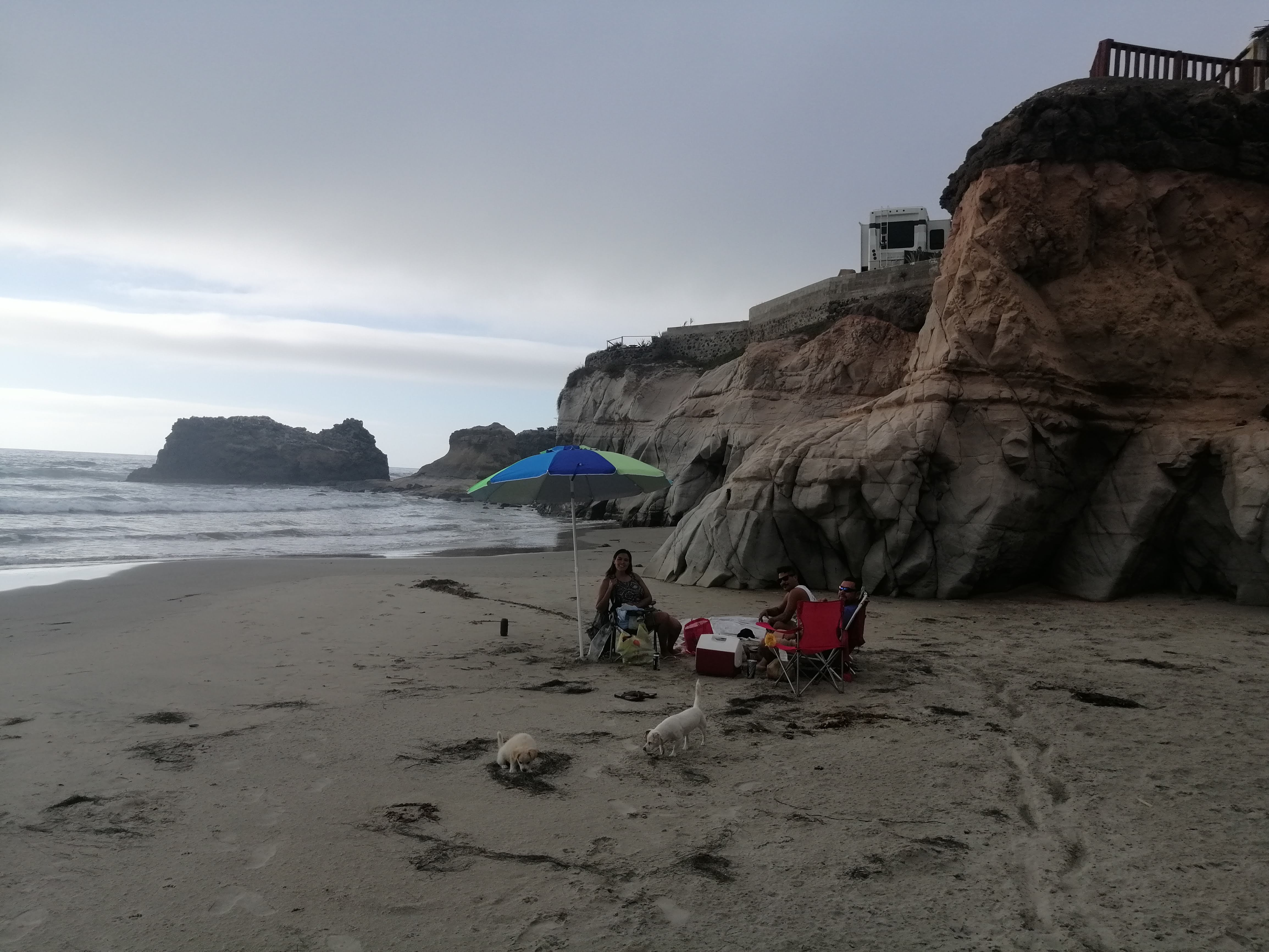 Half Way House / Medio Camino image 9