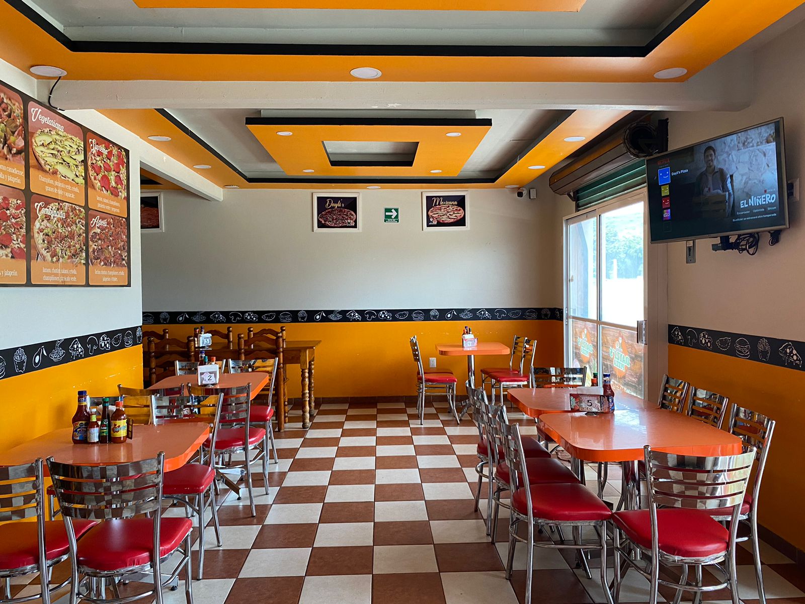 DAYLI'S PIZZA image 2