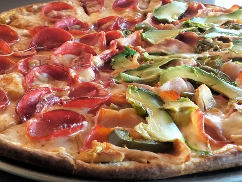 DAYLI'S PIZZA image 9