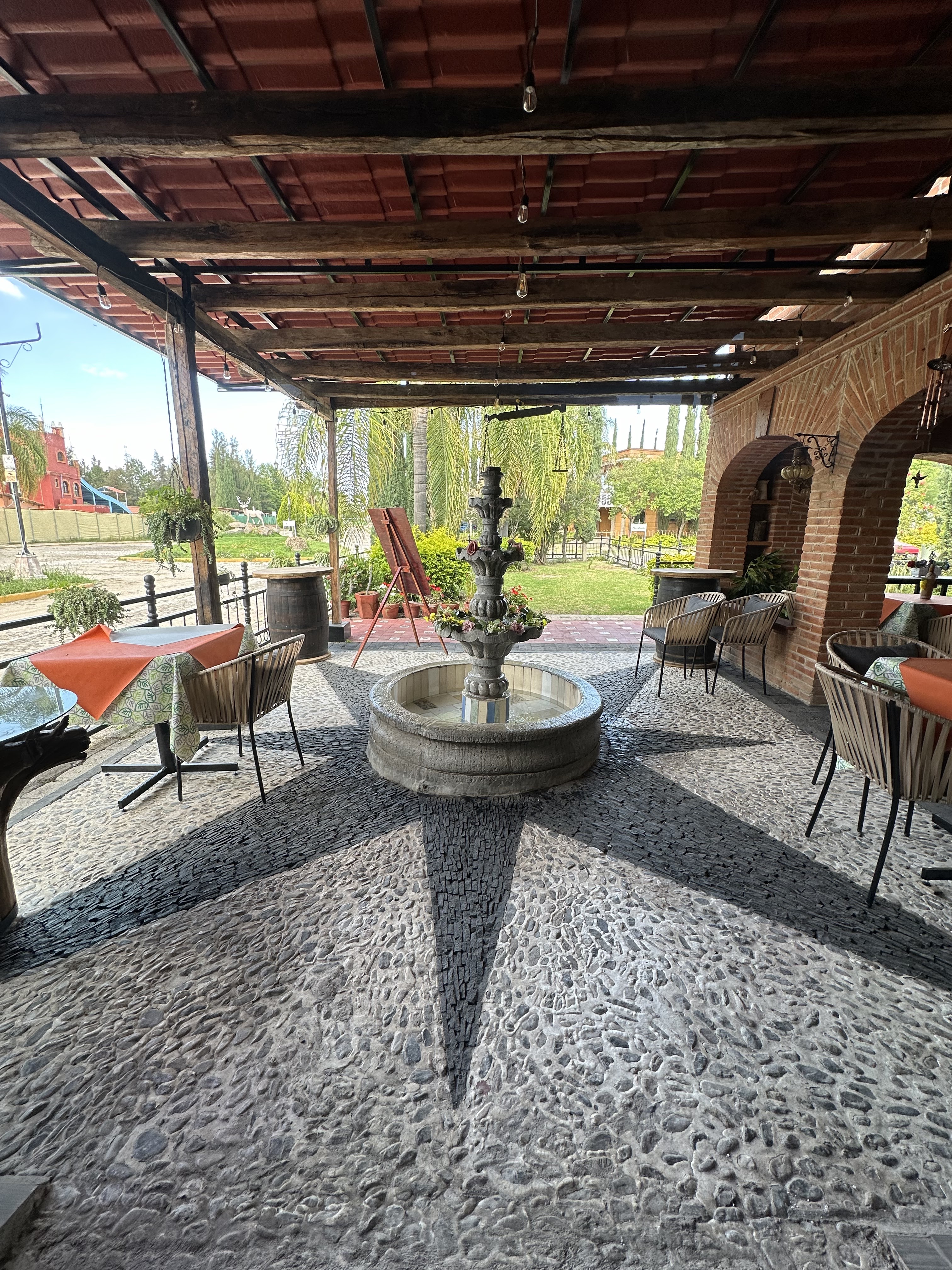 El Mezquite Restaurante image 5