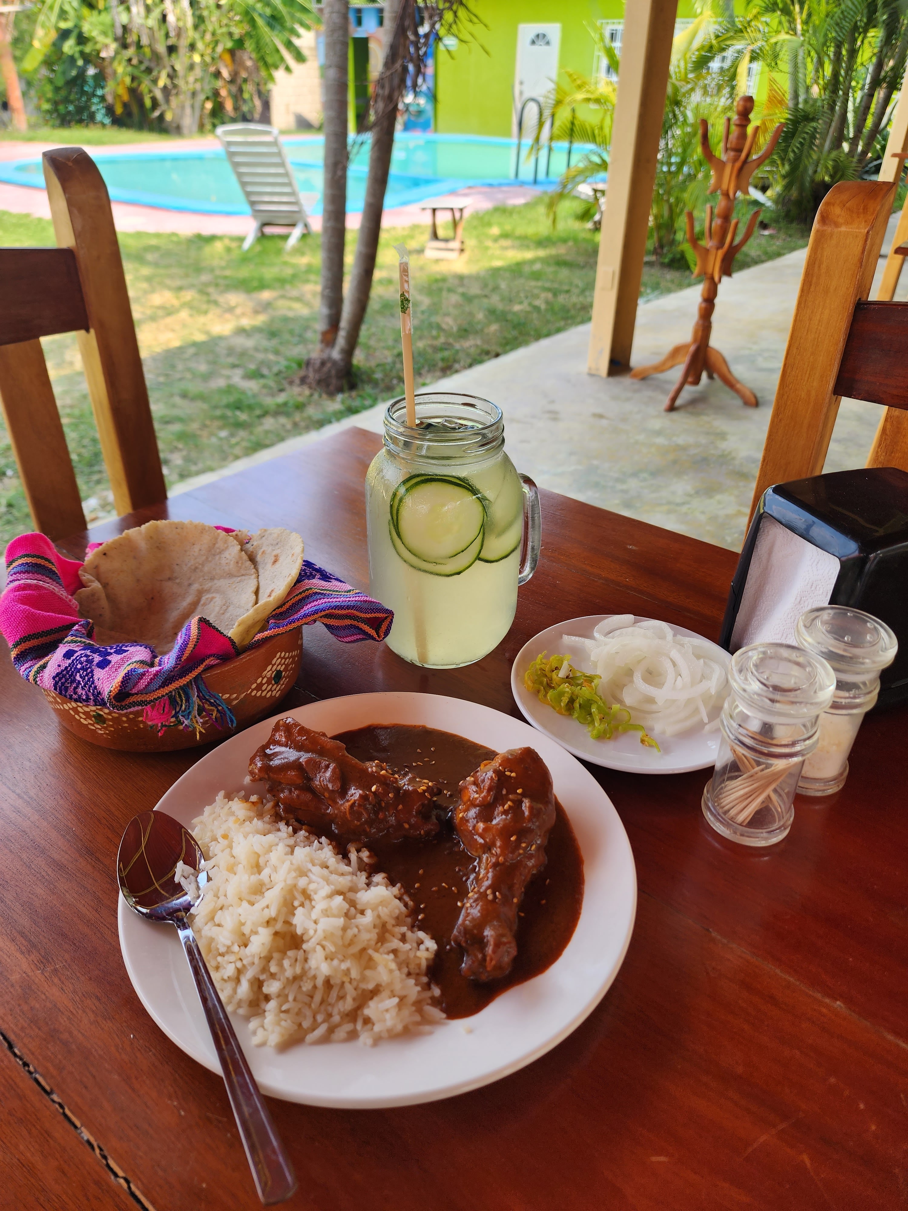 Ohana Restaurant-bar image 8