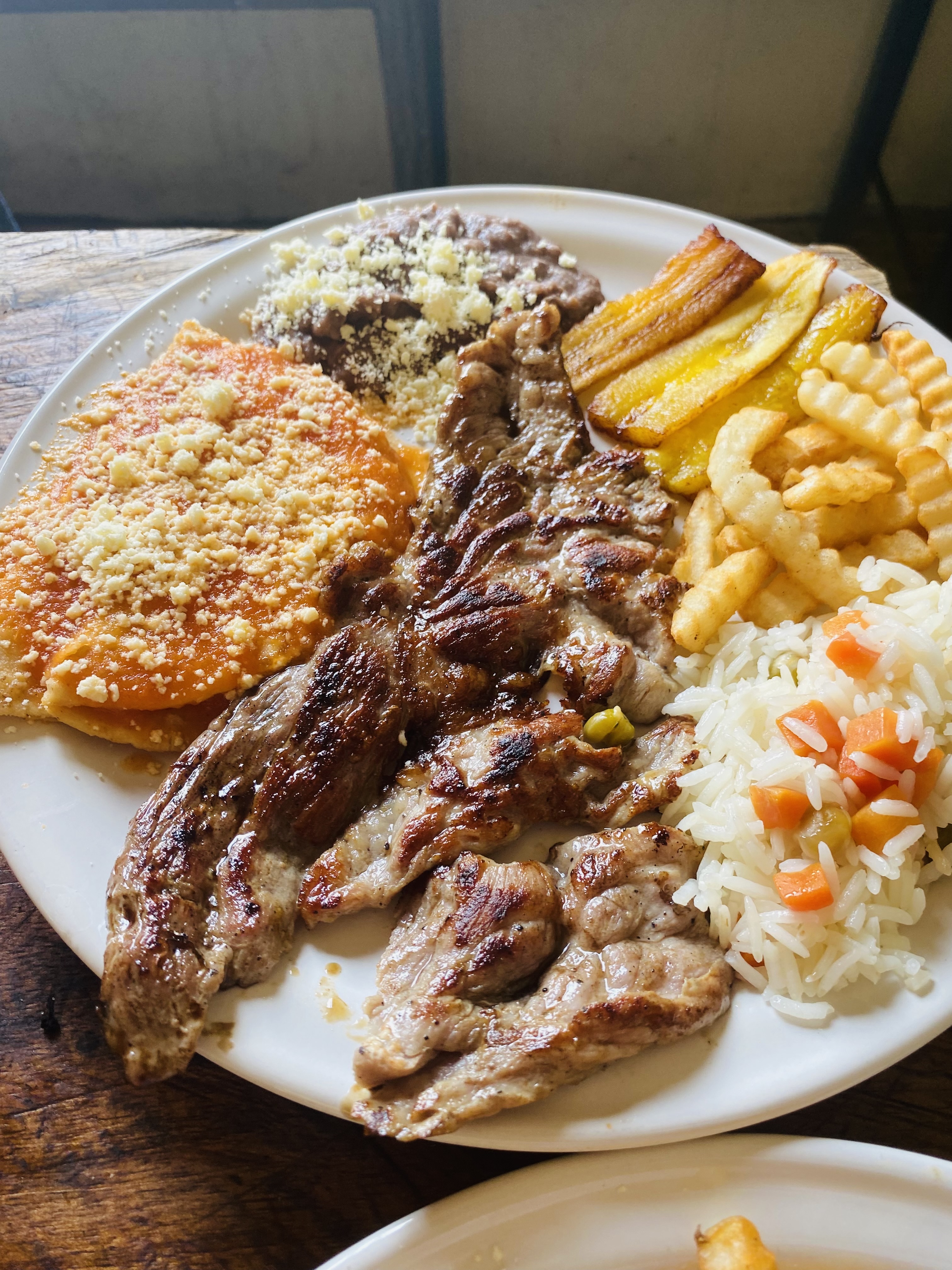 Restaurant 2 hermanas image 3