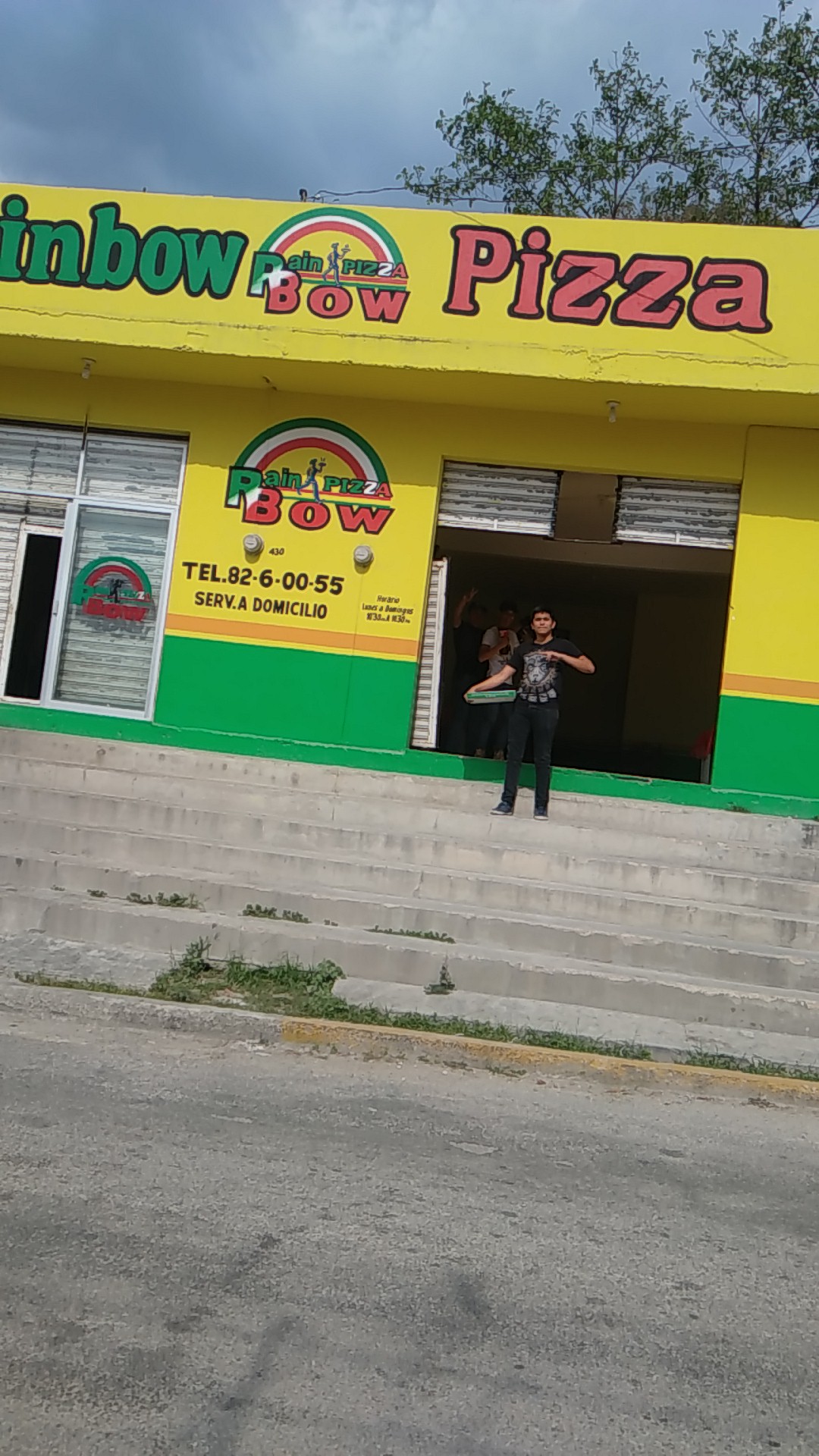 RainBow pizza image 3