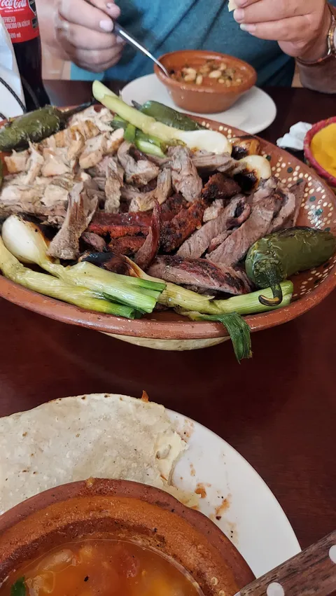 Los Rieleros image 4