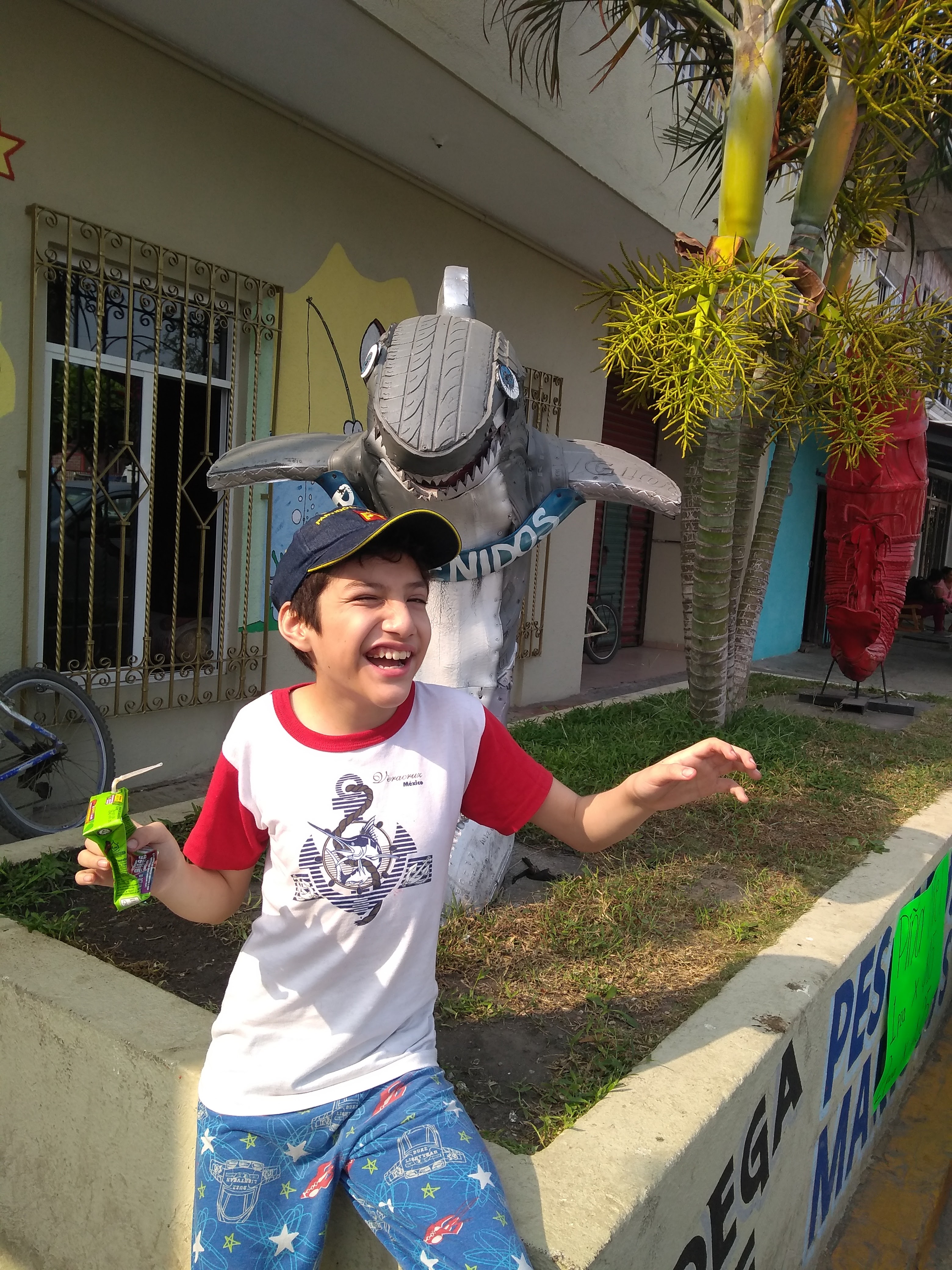 Bodega De Pesacdos Y Mariscos "Villegas" image 10