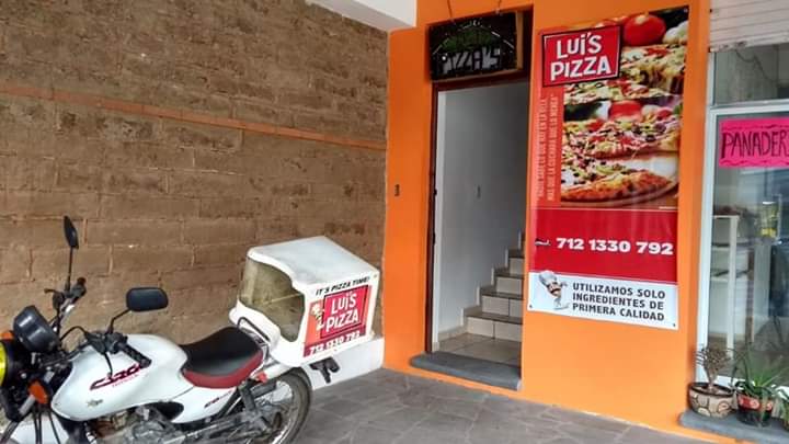 D'Luis pizzas image 5