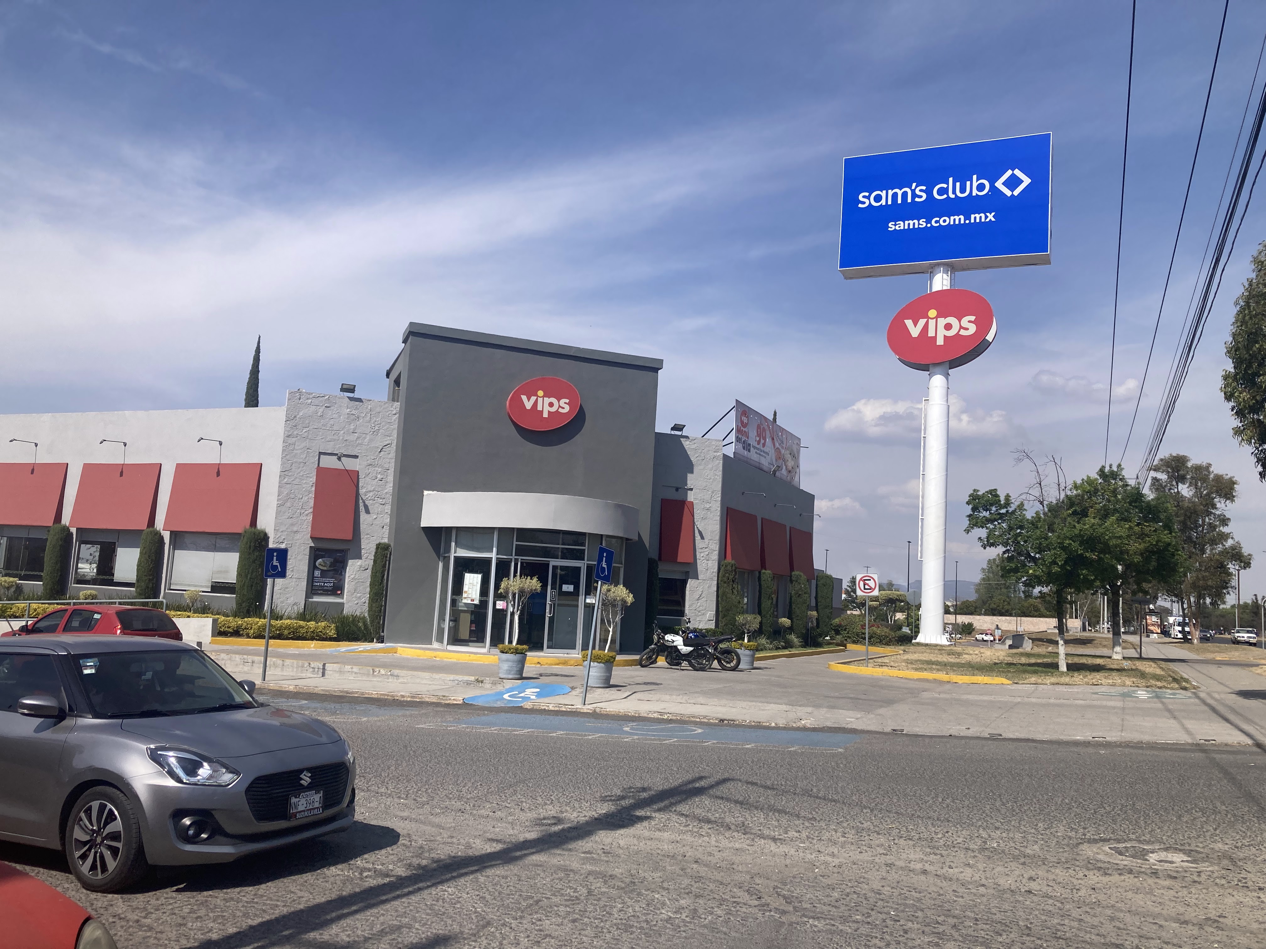 Vips San Juan Del Rio image 4