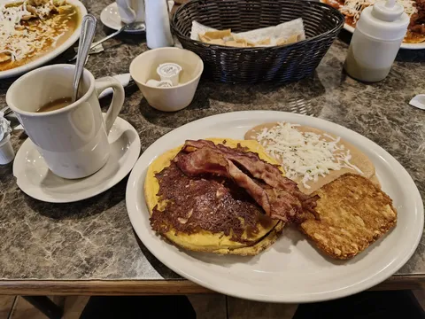K&M Coffeeshop image 3