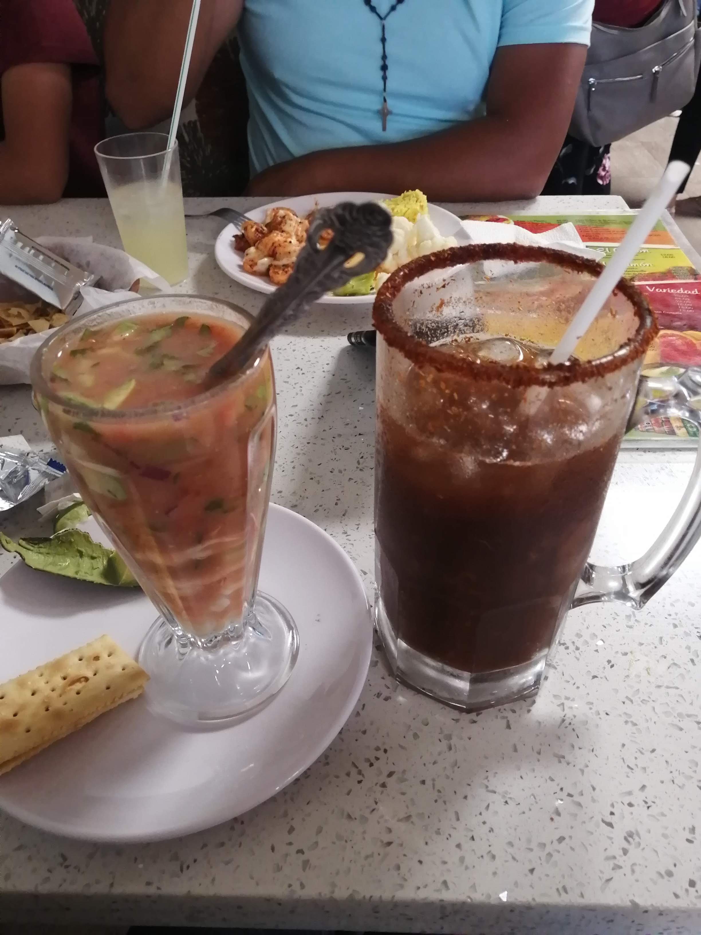 Cocteleria Lily image 5